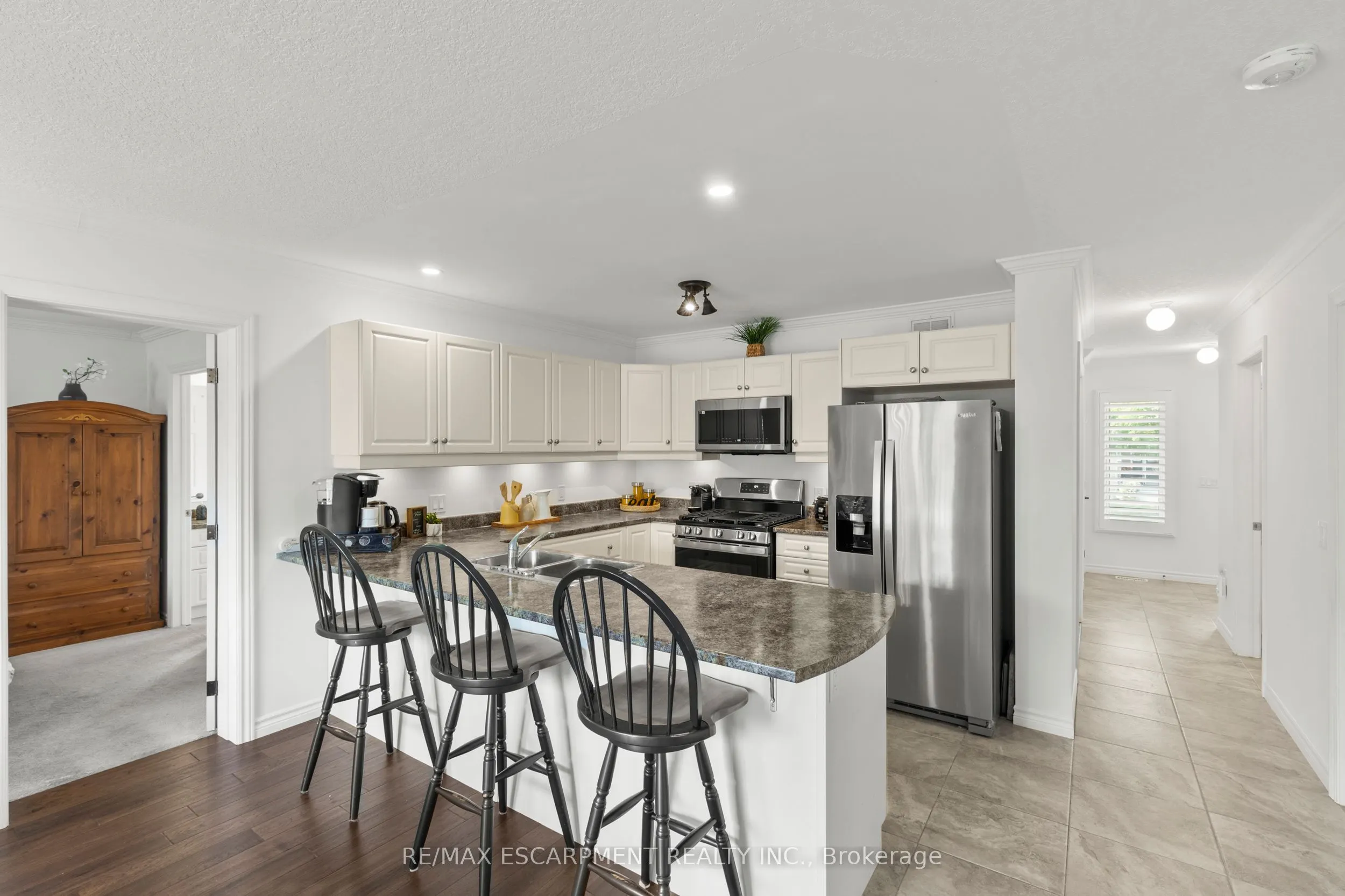 3923 Sunset Lane