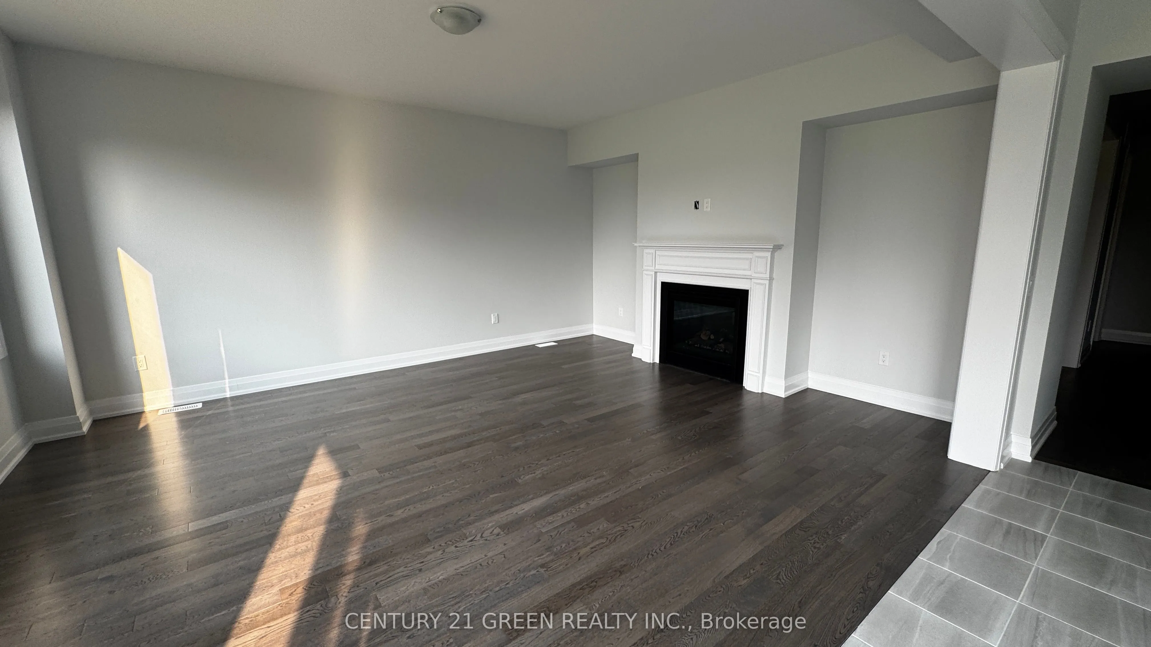 1483 Upper Thames Drive