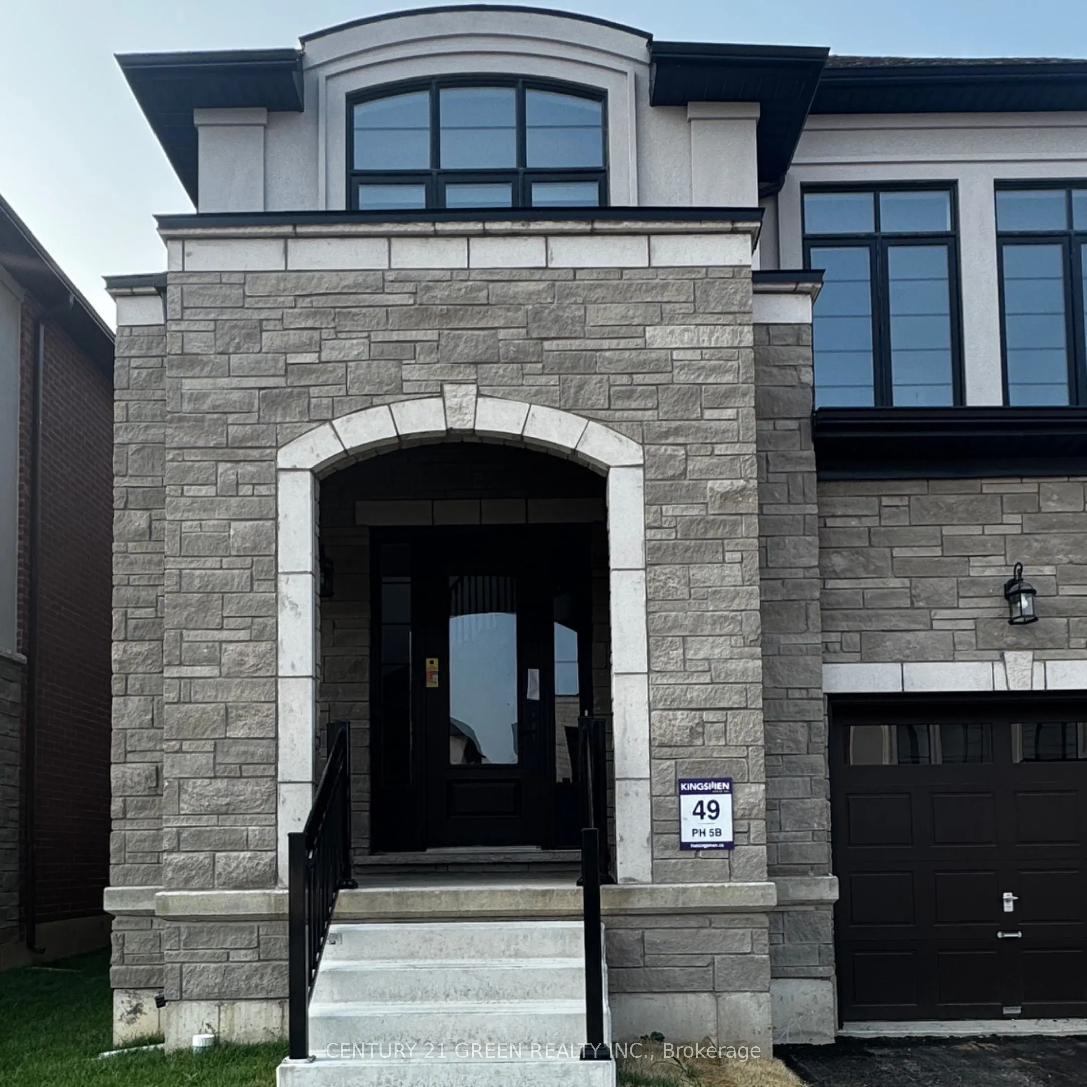 1483 Upper Thames Drive