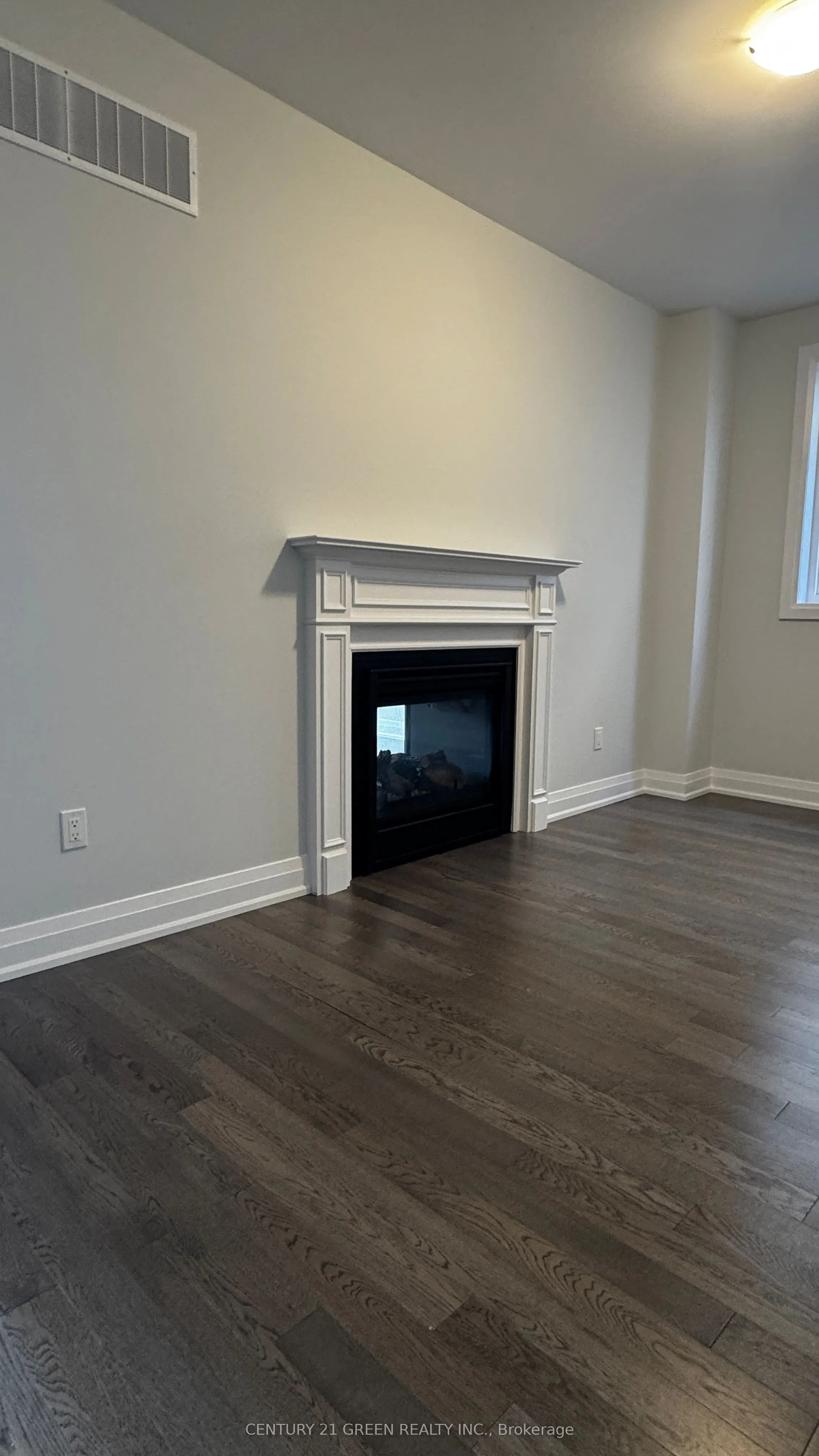 1483 Upper Thames Drive