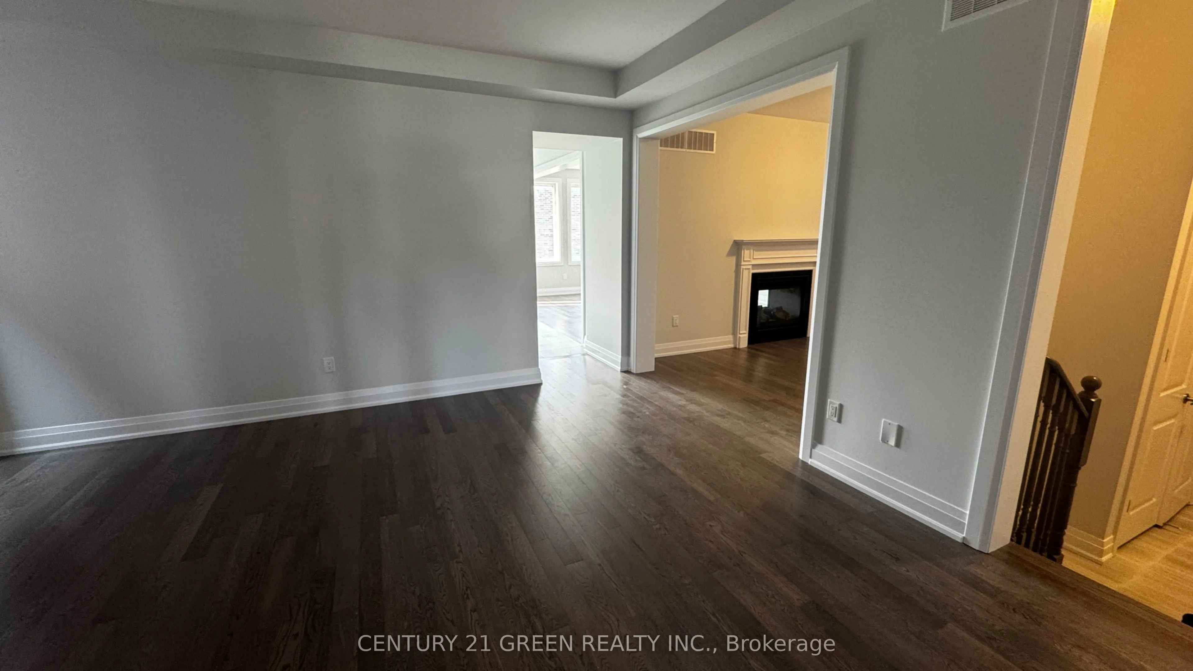1483 Upper Thames Drive
