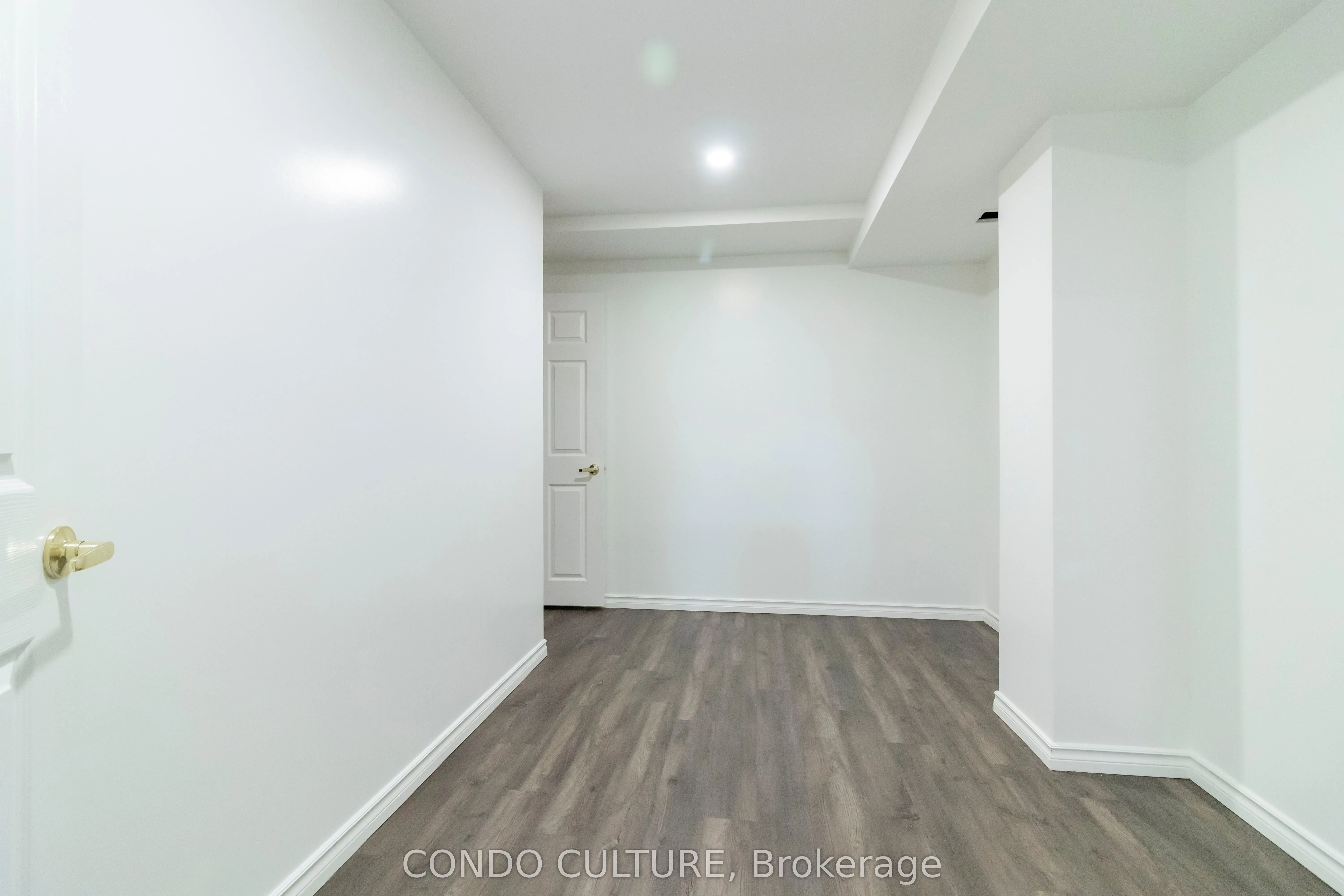 60 Whitlaw Way, #2