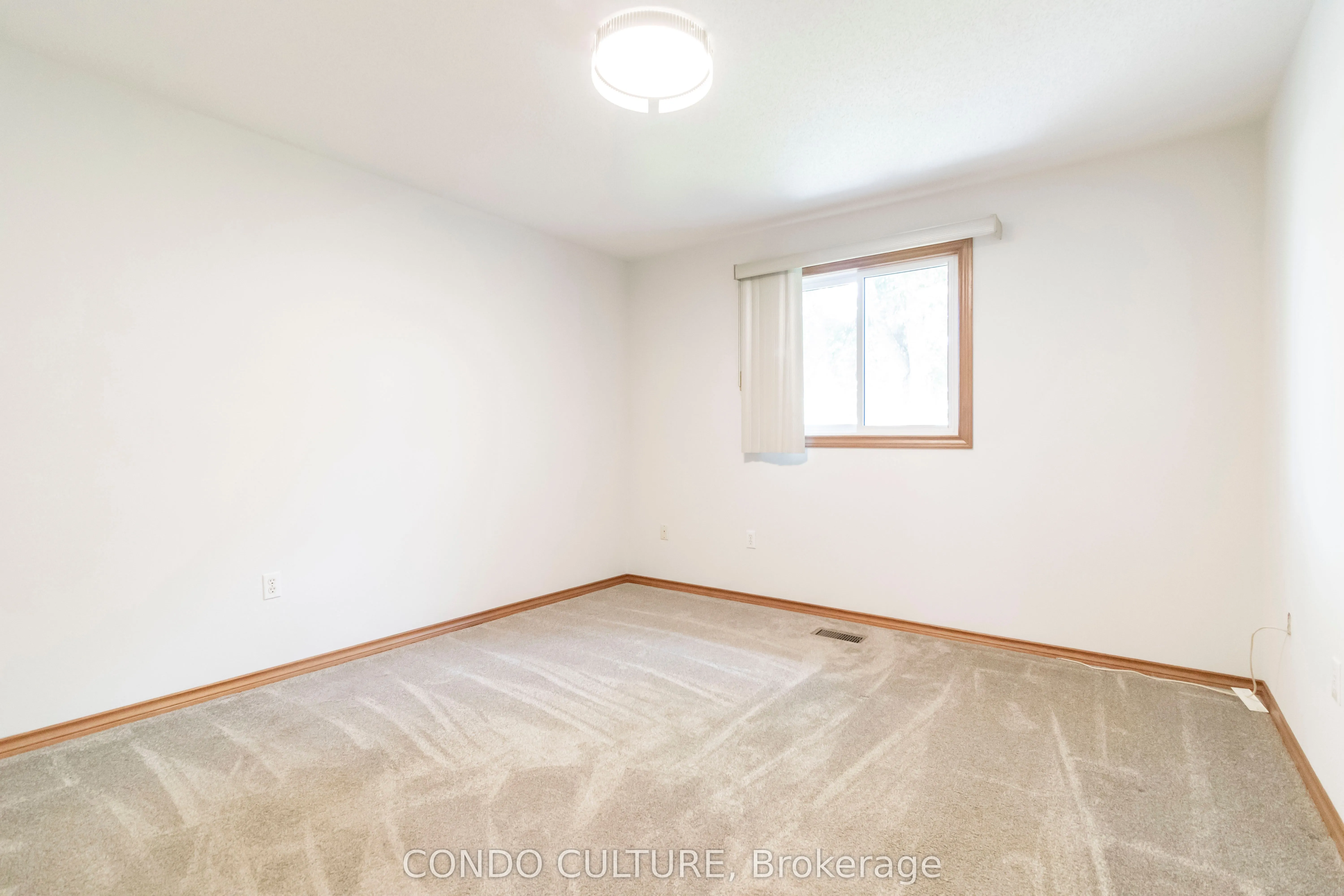 60 Whitlaw Way, #2