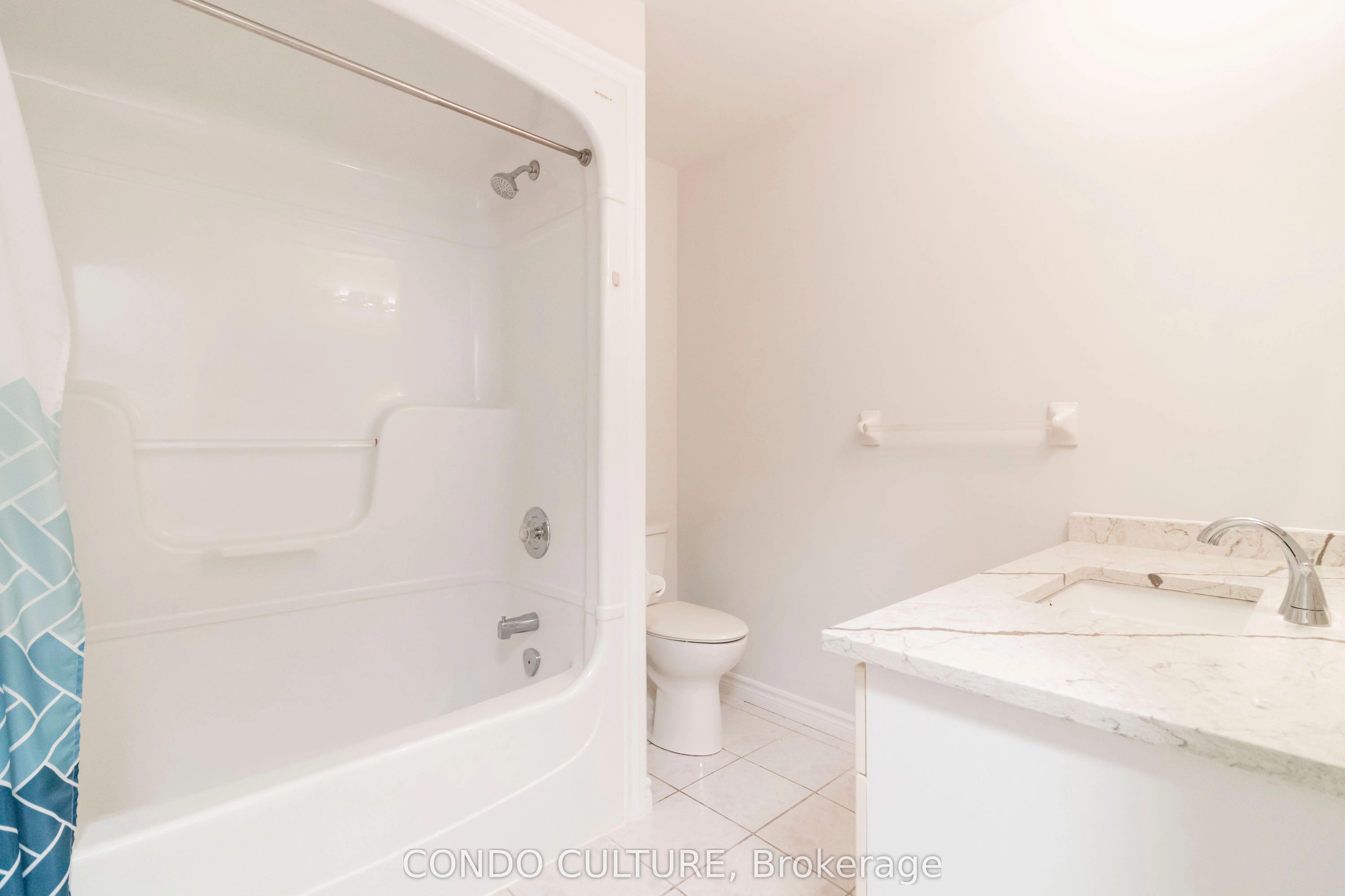 60 Whitlaw Way, #2
