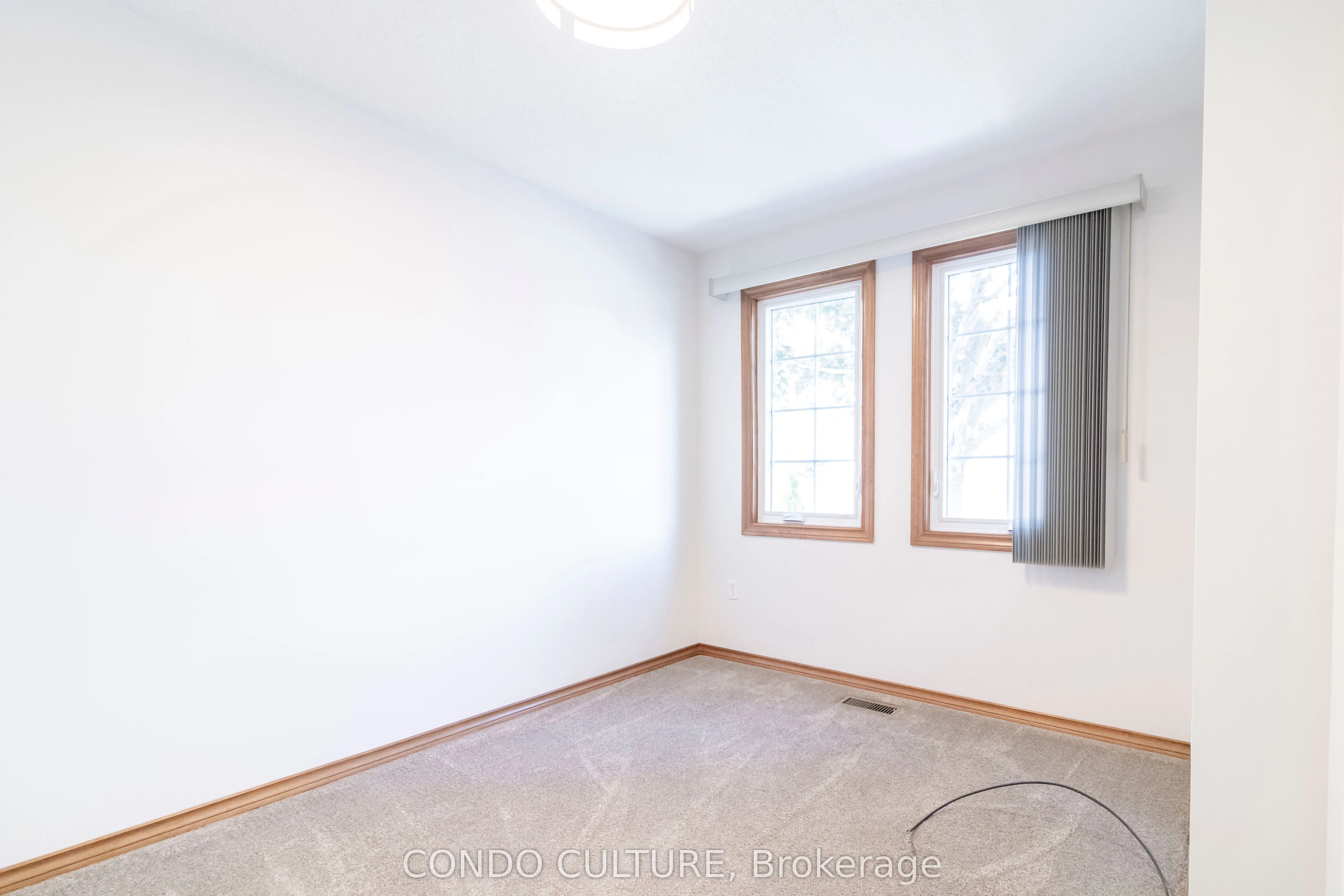 60 Whitlaw Way, #2