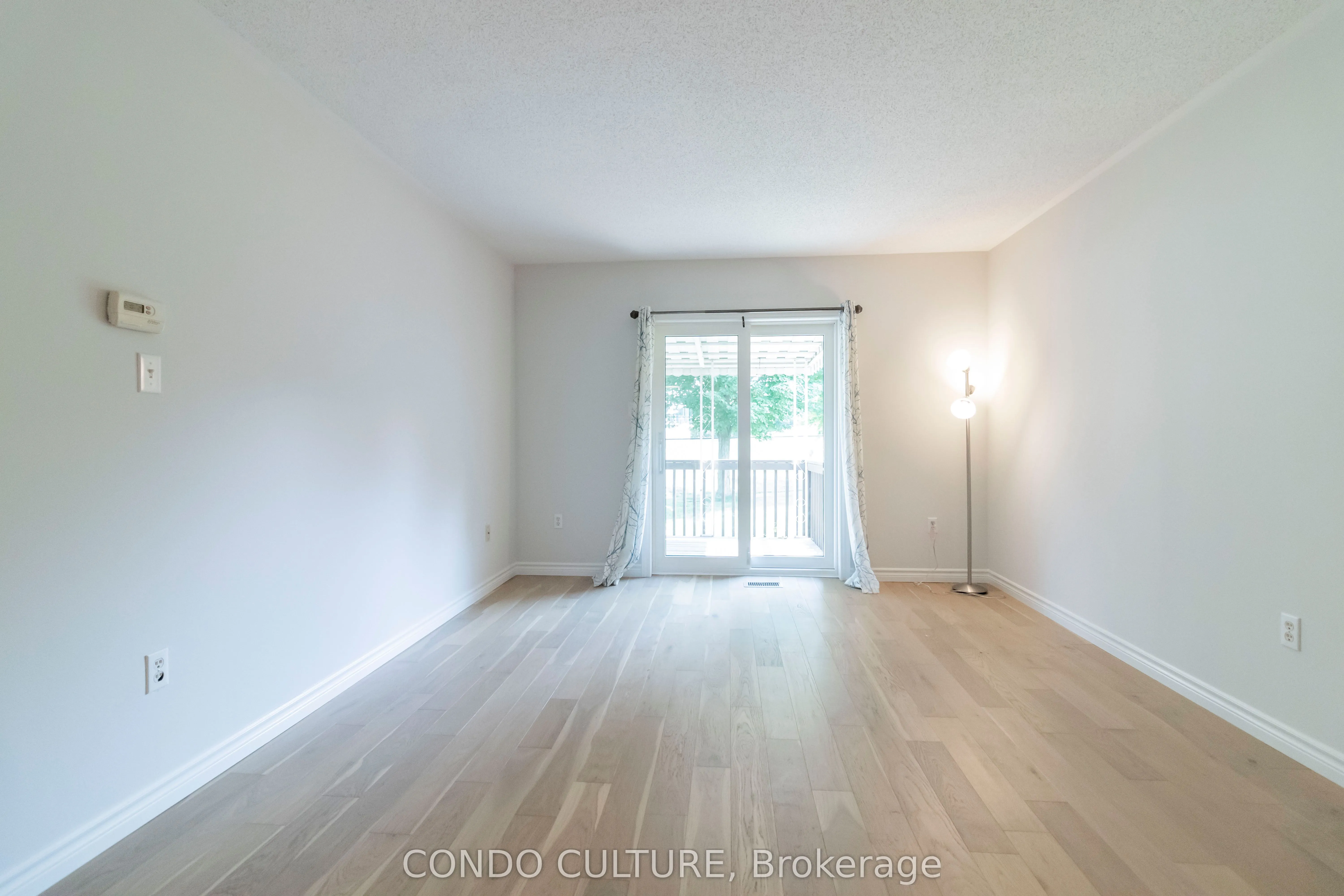 60 Whitlaw Way, #2