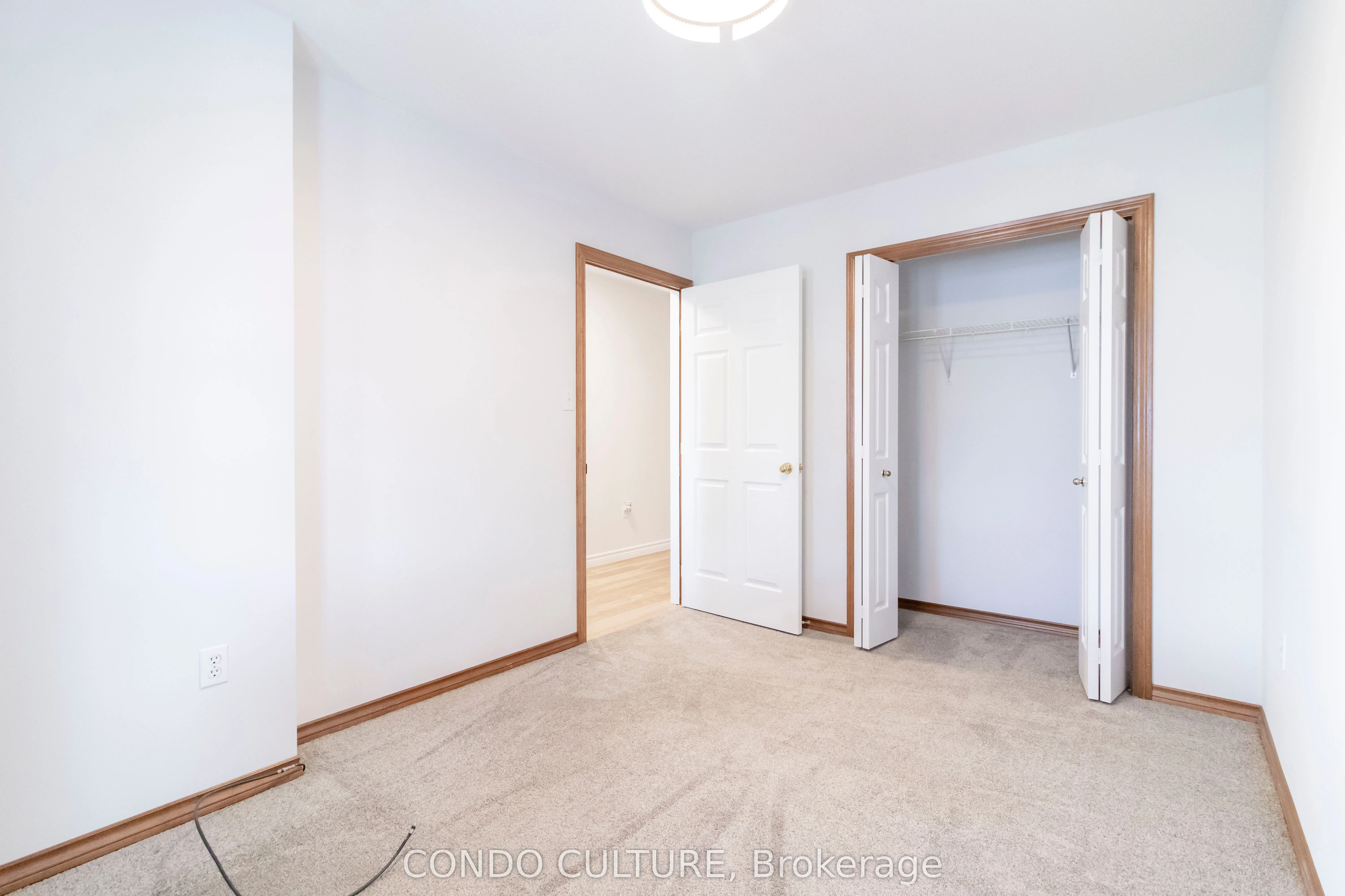 60 Whitlaw Way, #2