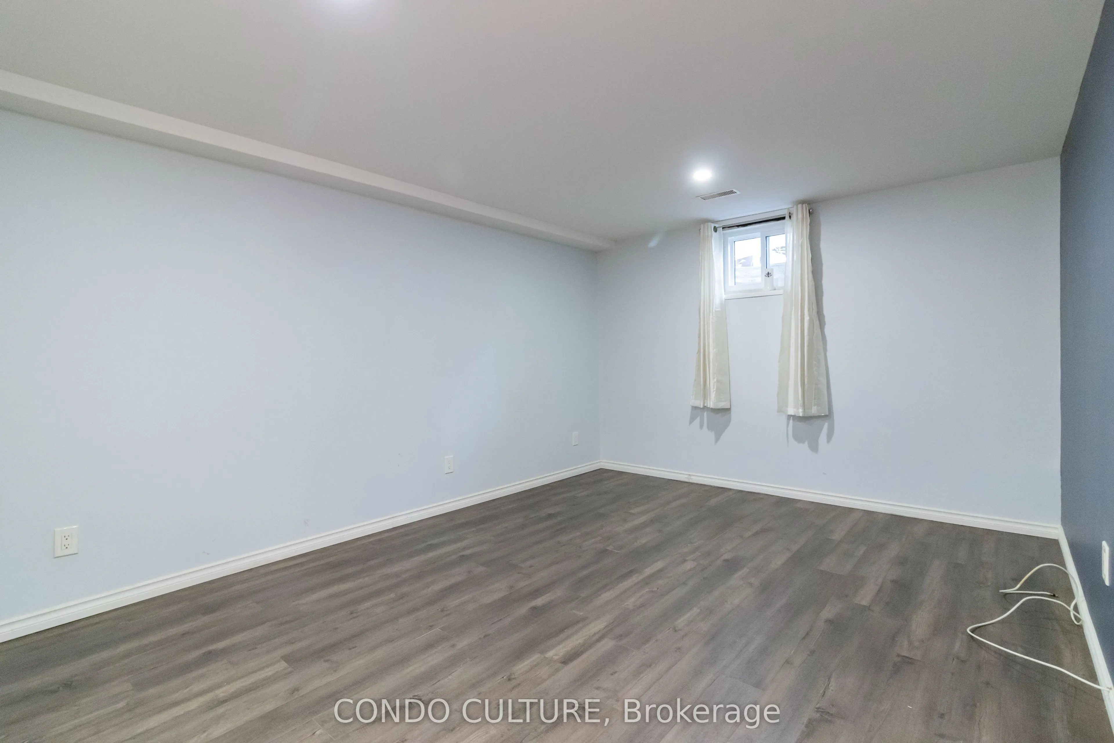 60 Whitlaw Way, #2