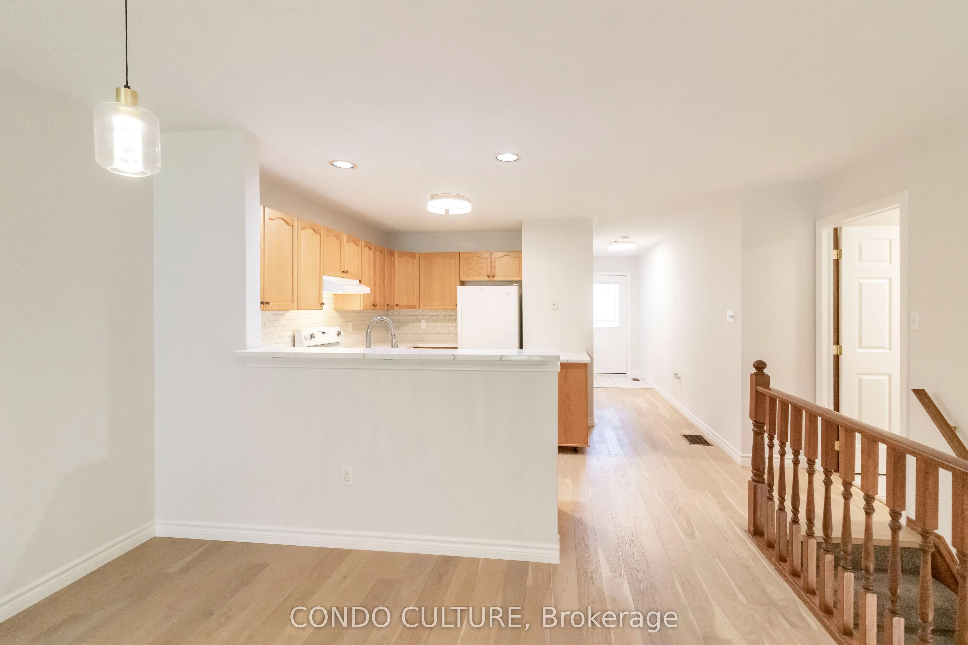 60 Whitlaw Way, #2