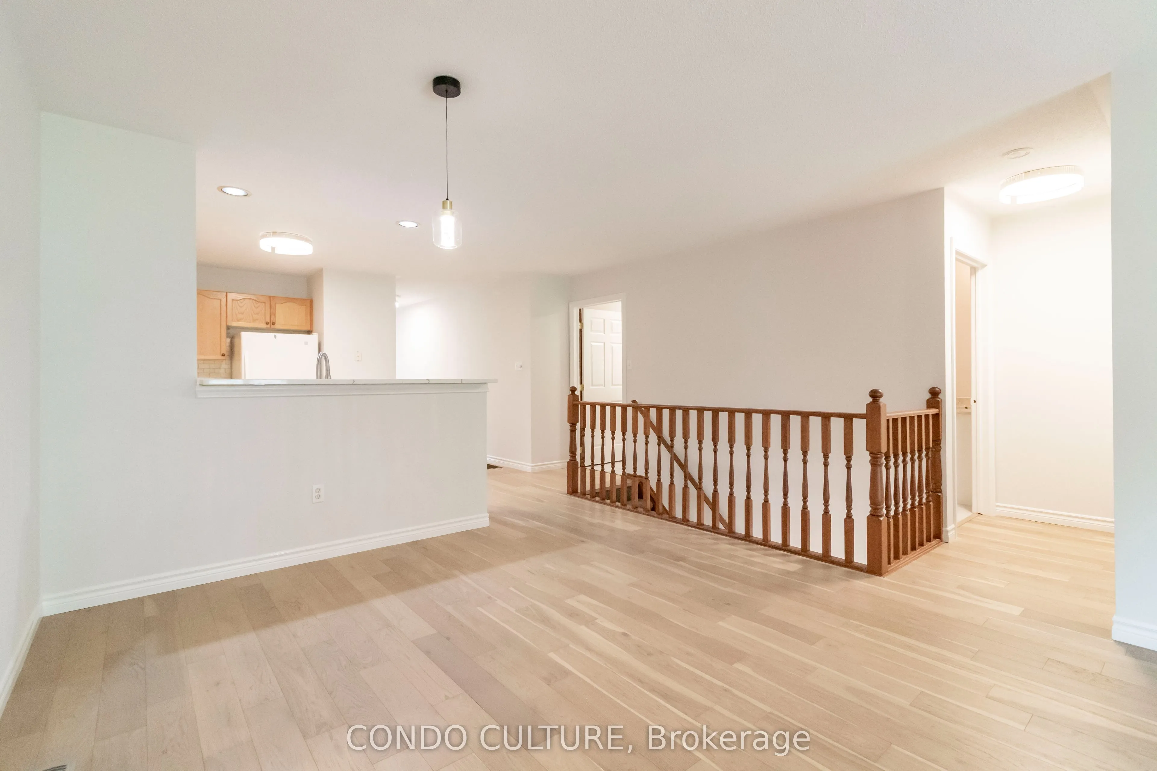 60 Whitlaw Way, #2