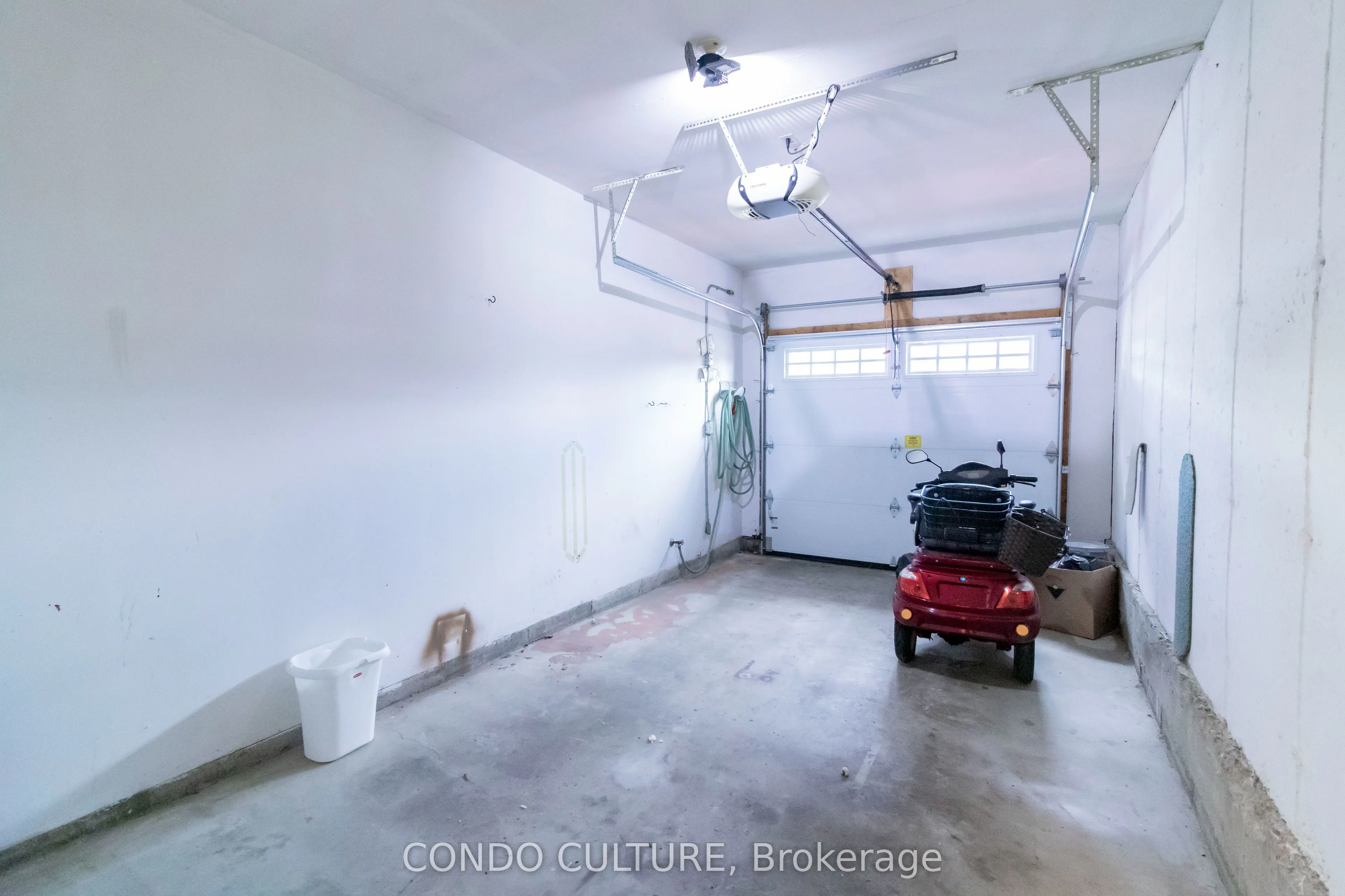 60 Whitlaw Way, #2