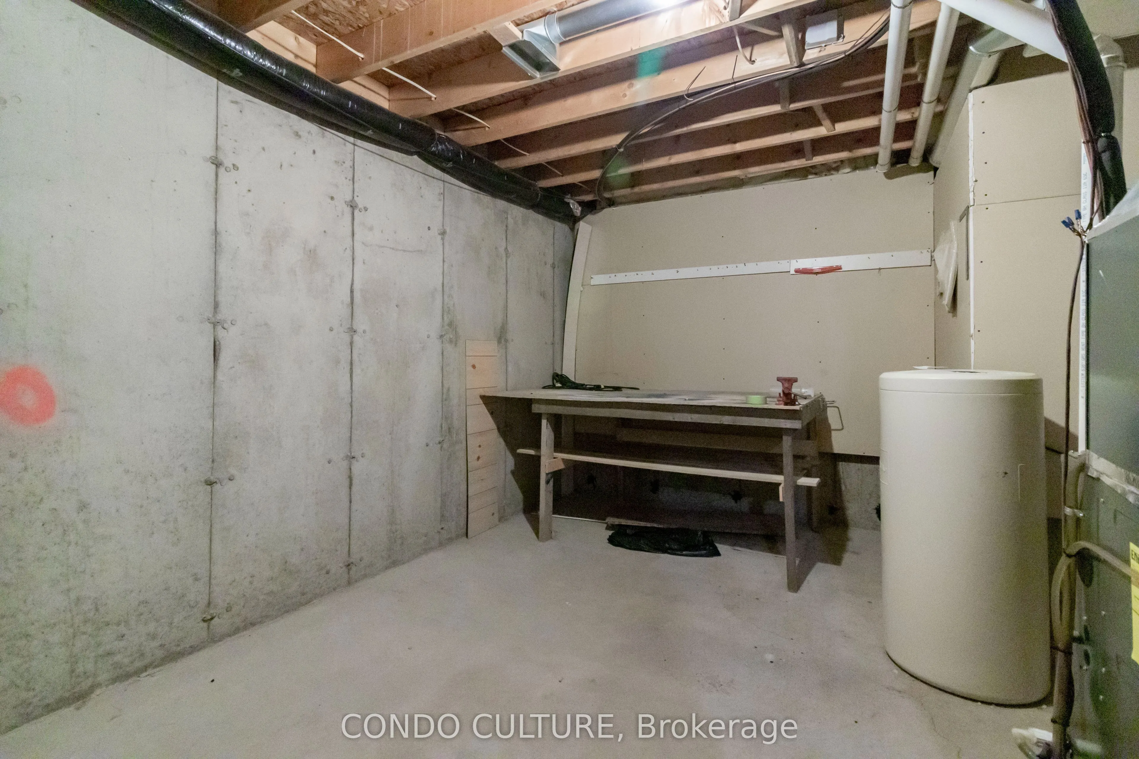 60 Whitlaw Way, #2