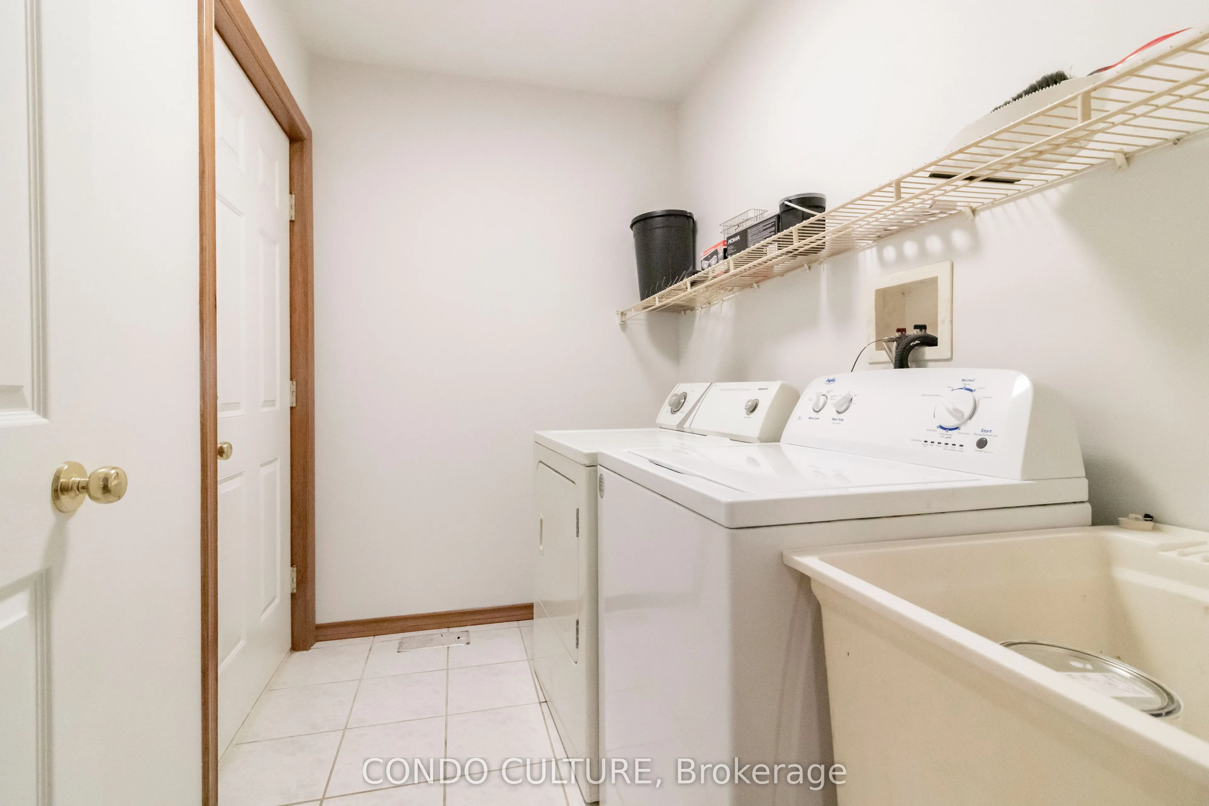 60 Whitlaw Way, #2
