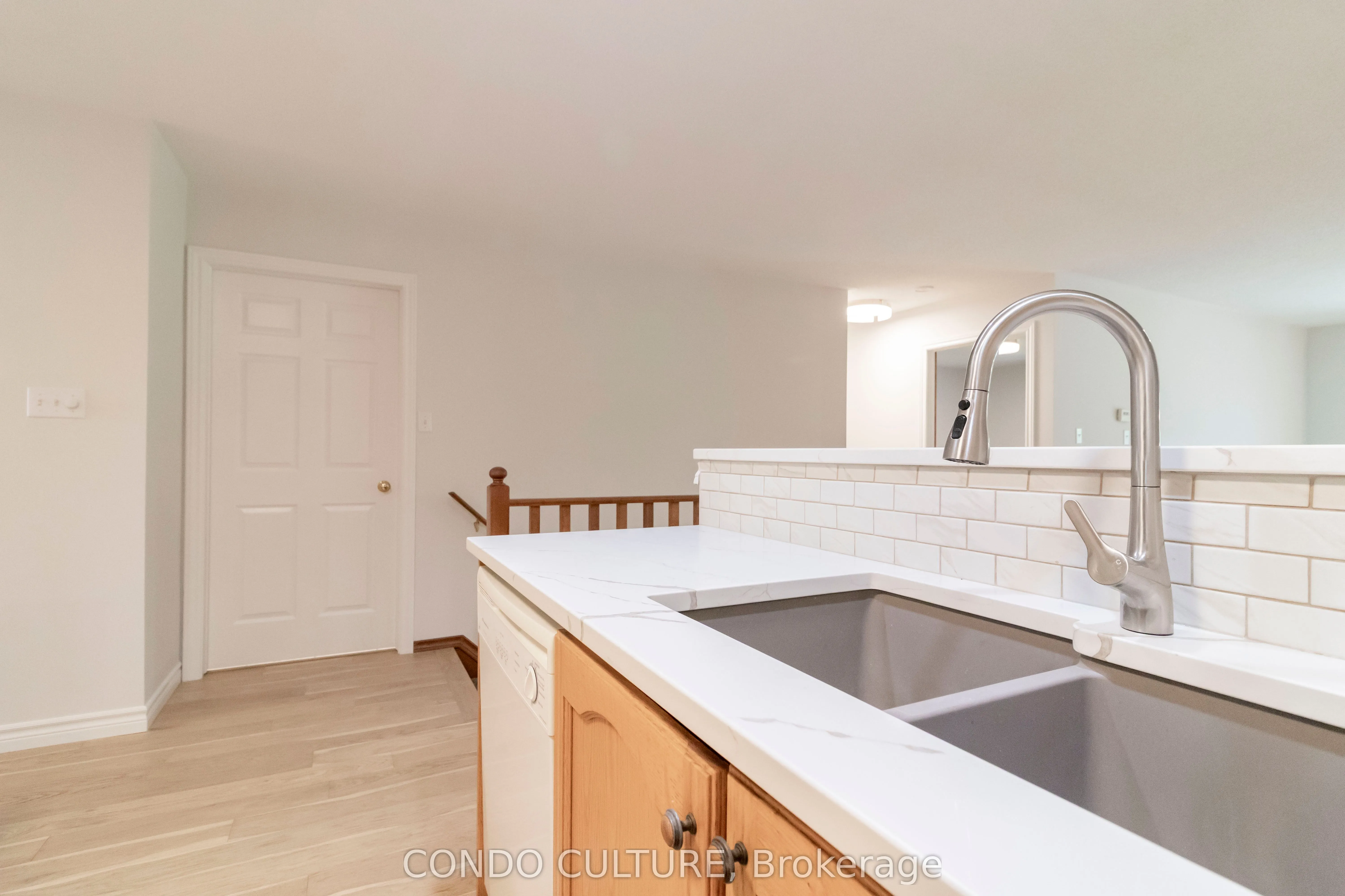 60 Whitlaw Way, #2