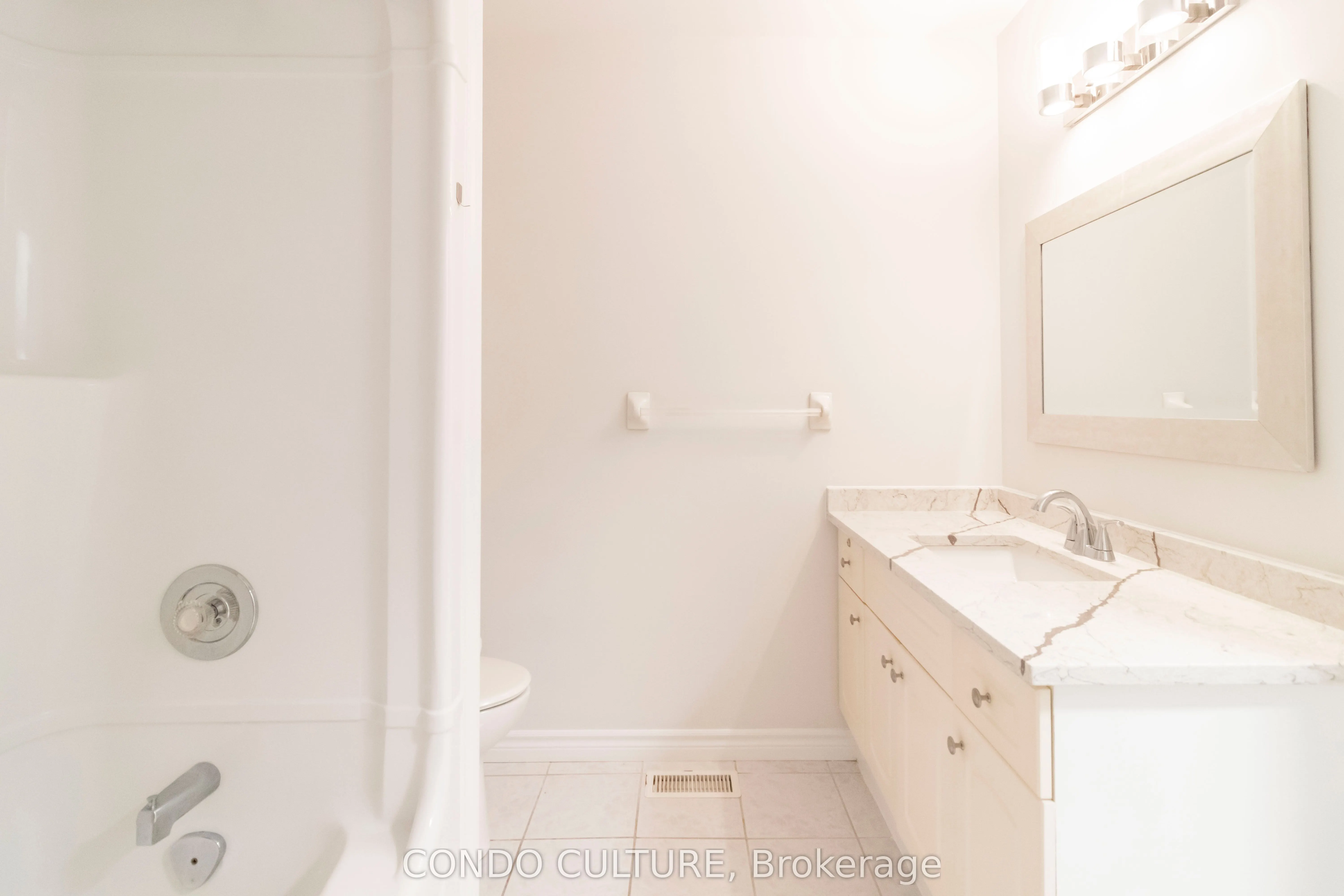 60 Whitlaw Way, #2