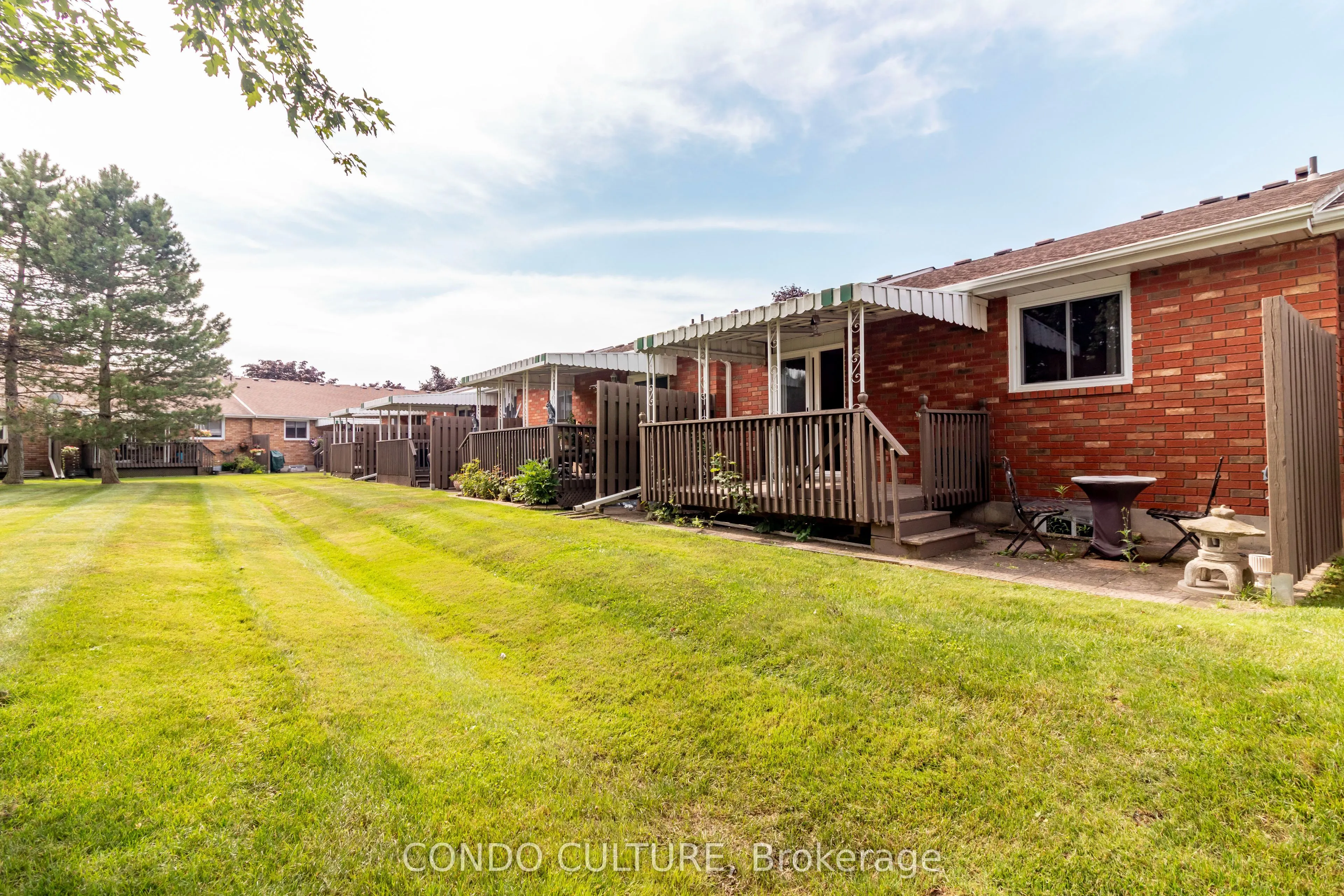 60 Whitlaw Way, #2