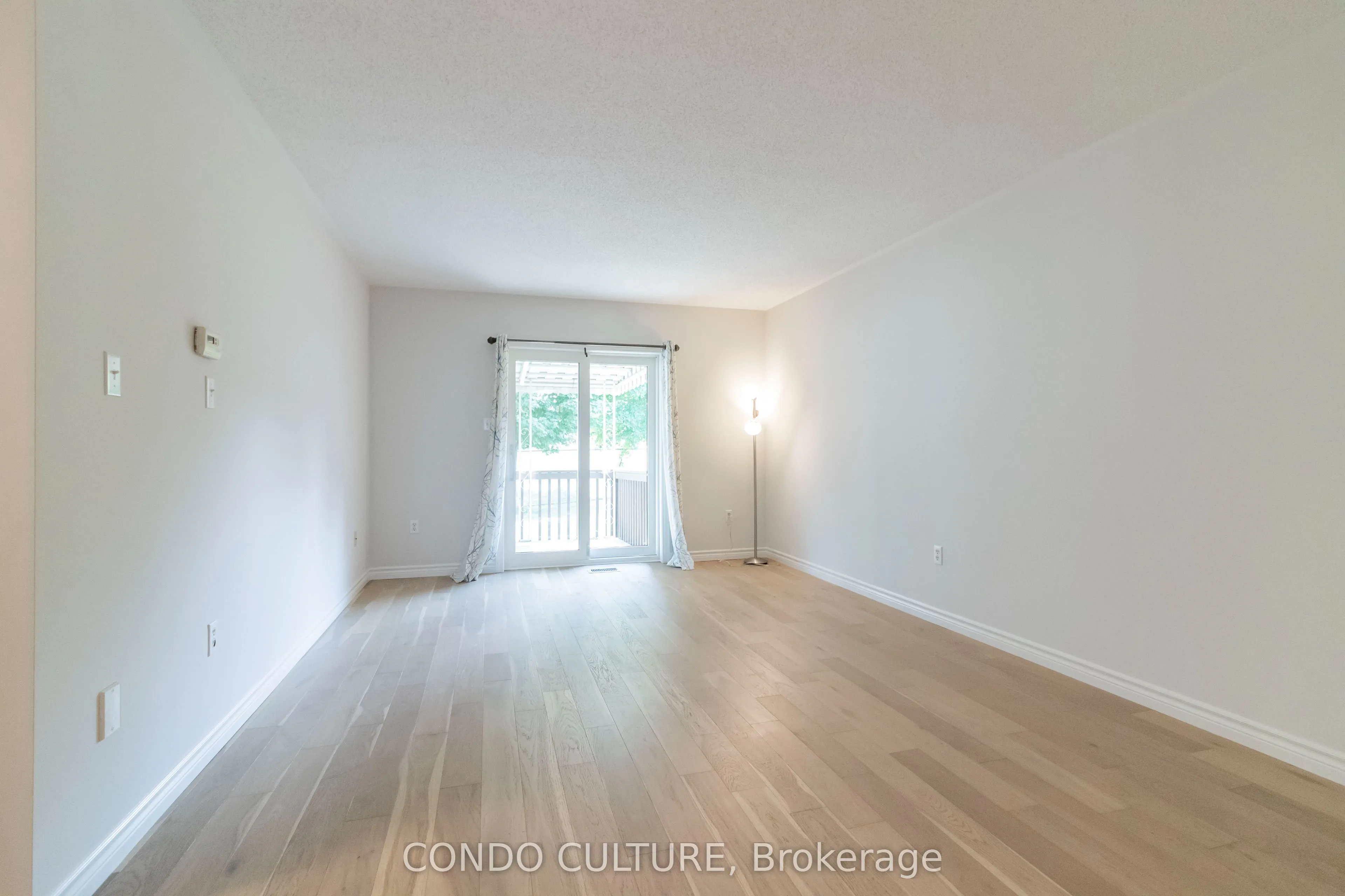 60 Whitlaw Way, #2