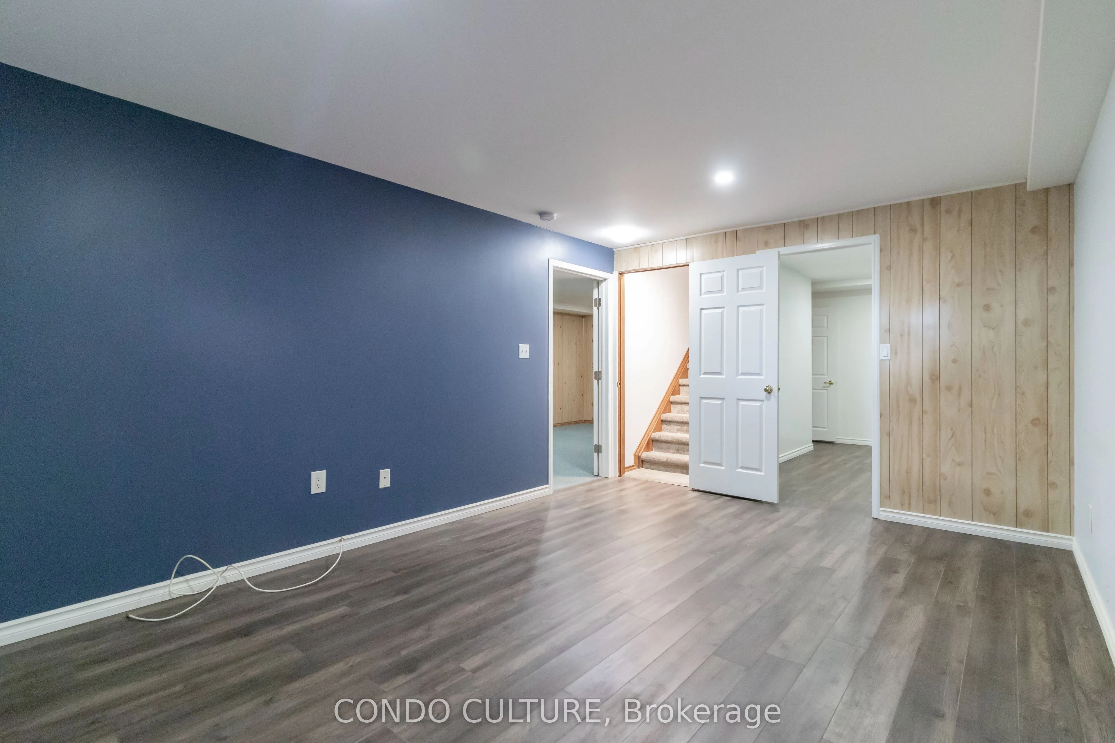60 Whitlaw Way, #2