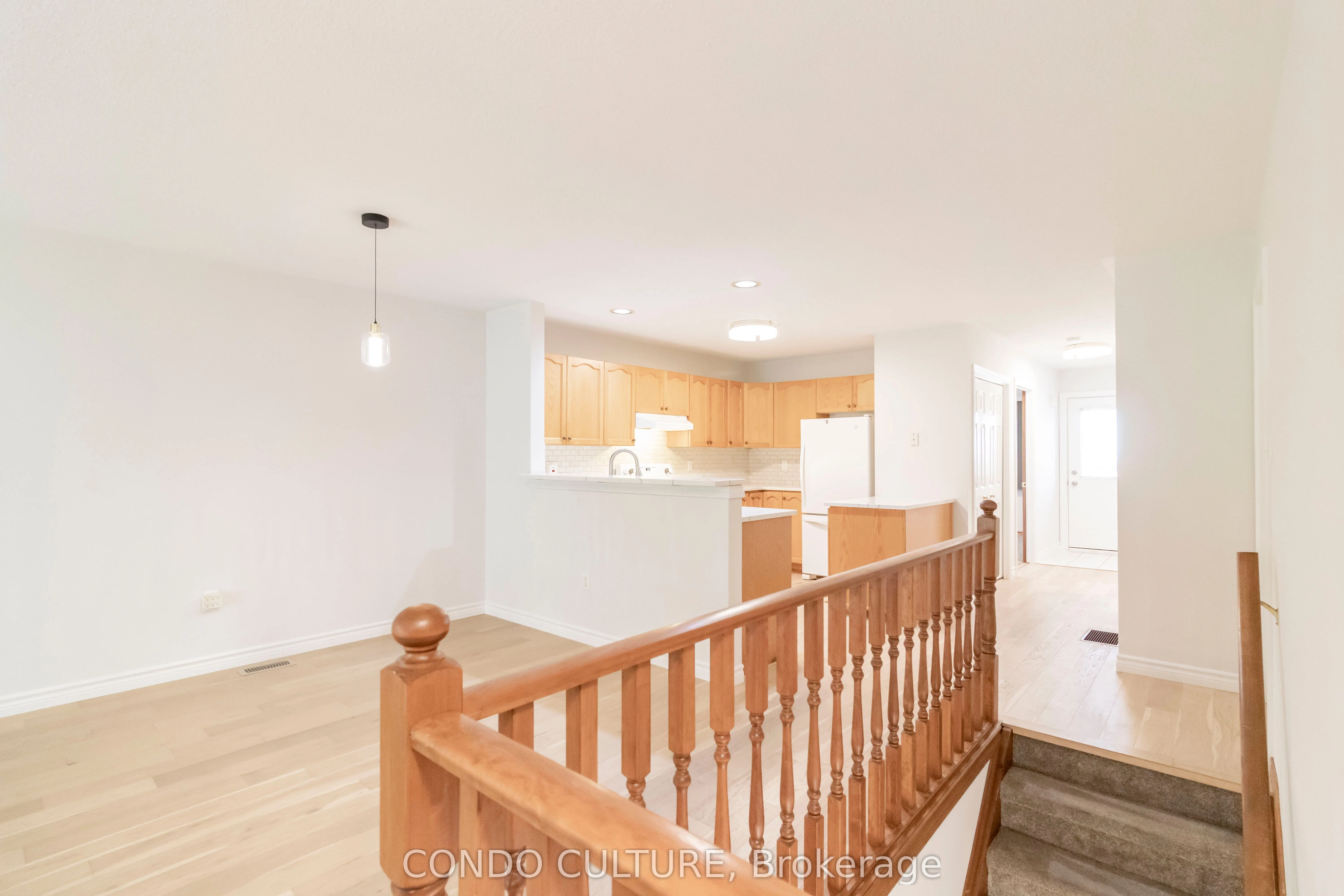 60 Whitlaw Way, #2