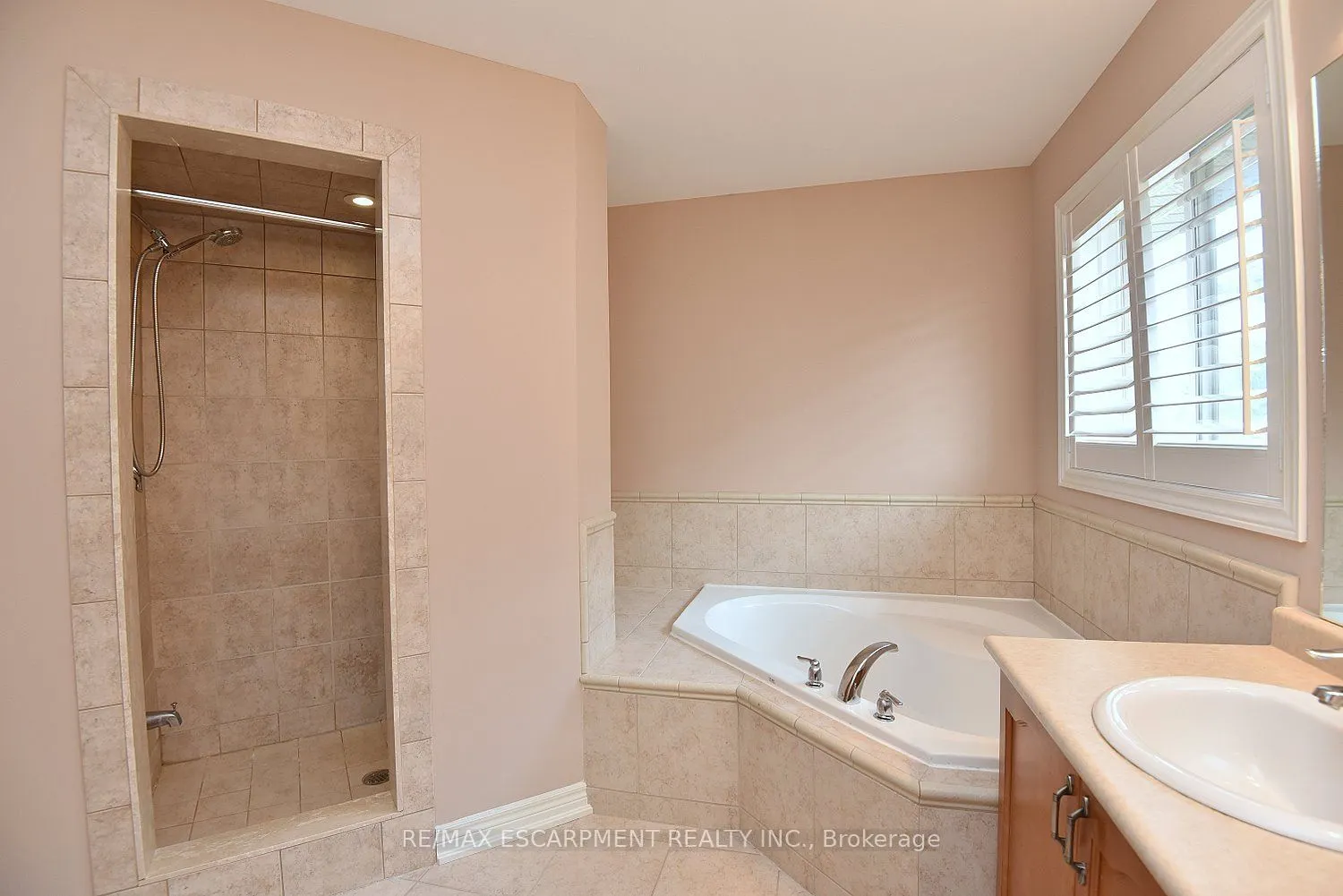 152 TOLLGATE Drive