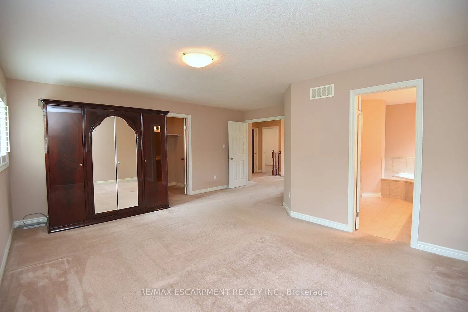 152 TOLLGATE Drive