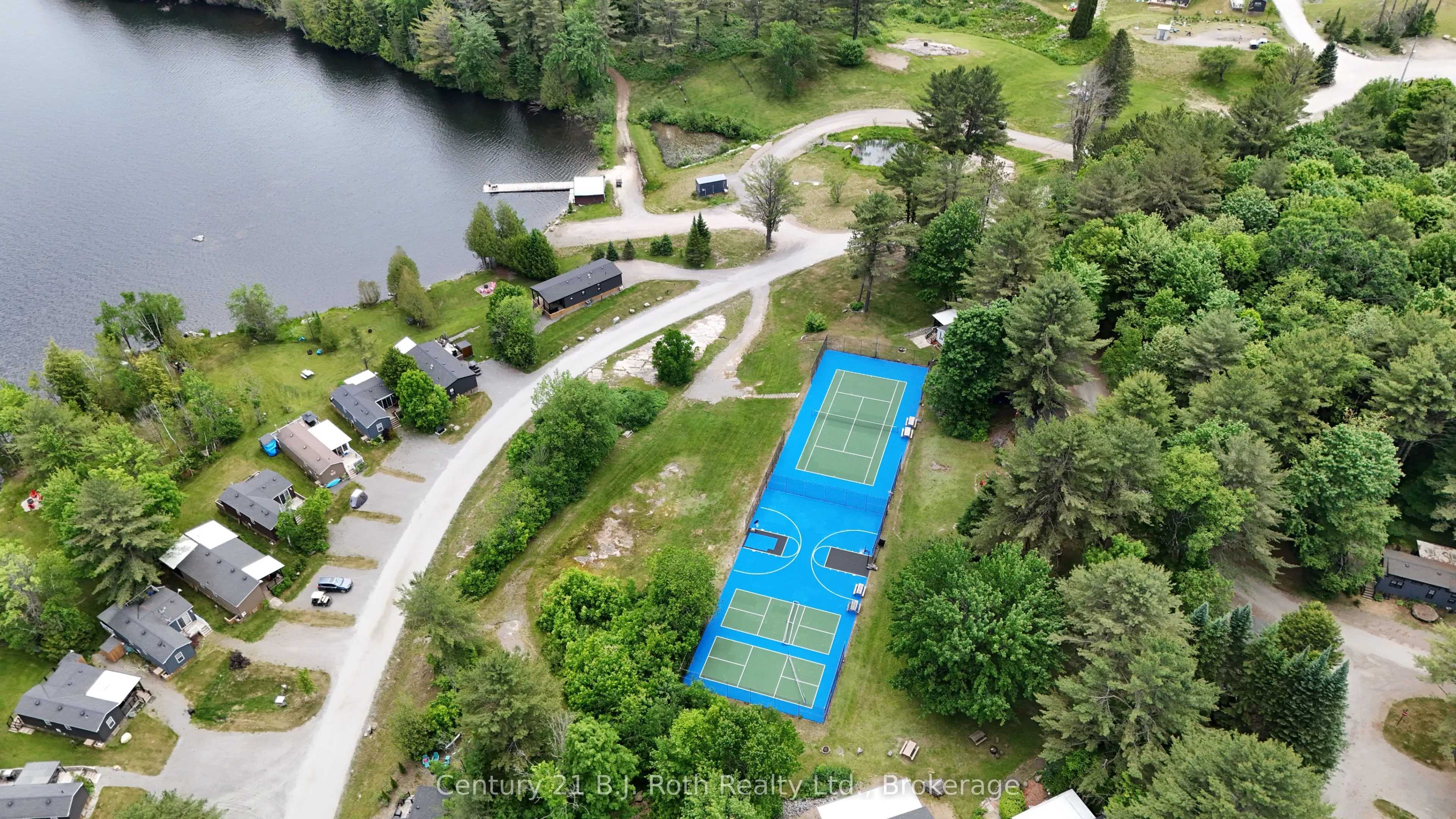 733 Poplar Crescent
