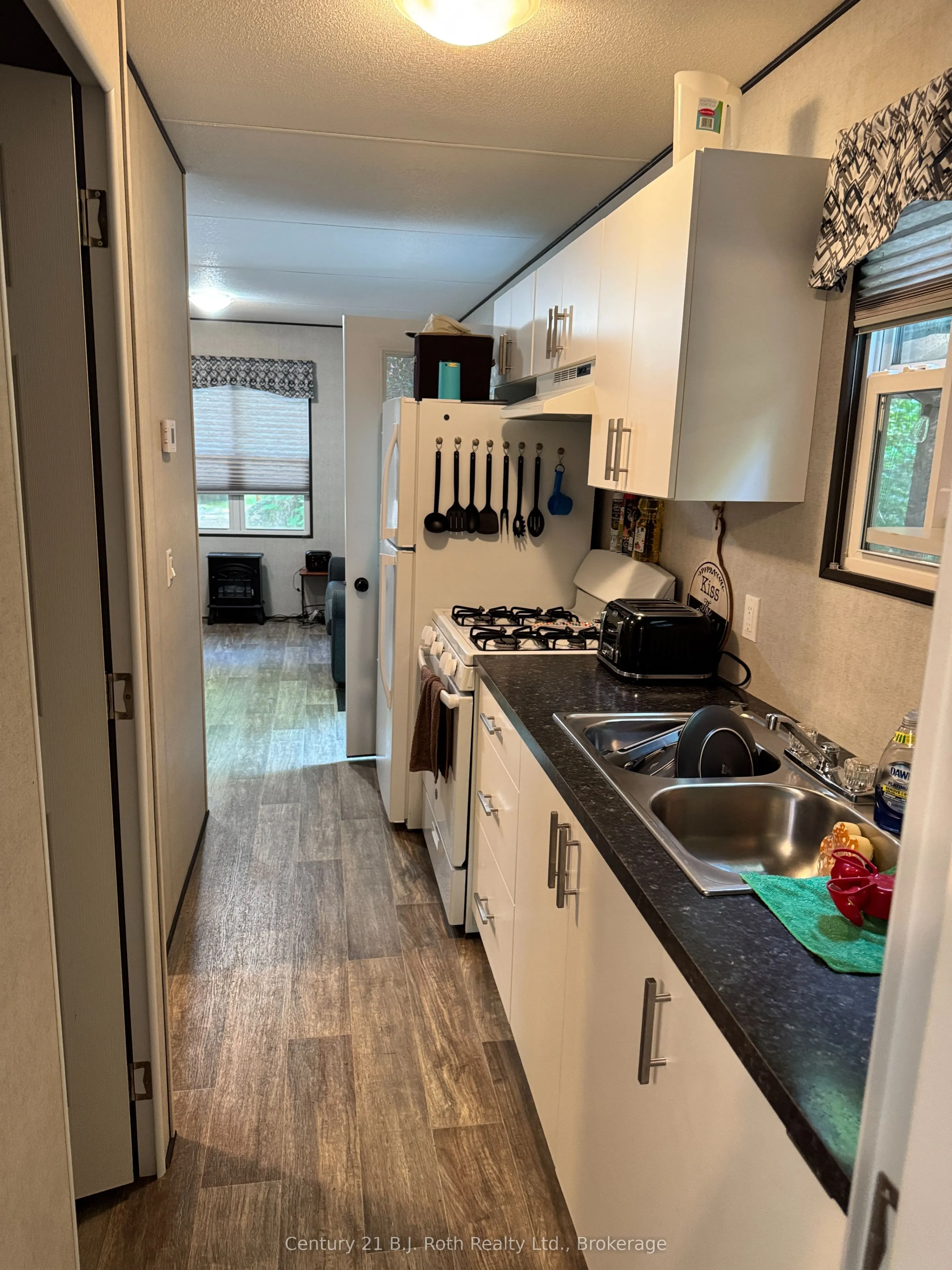 733 Poplar Crescent