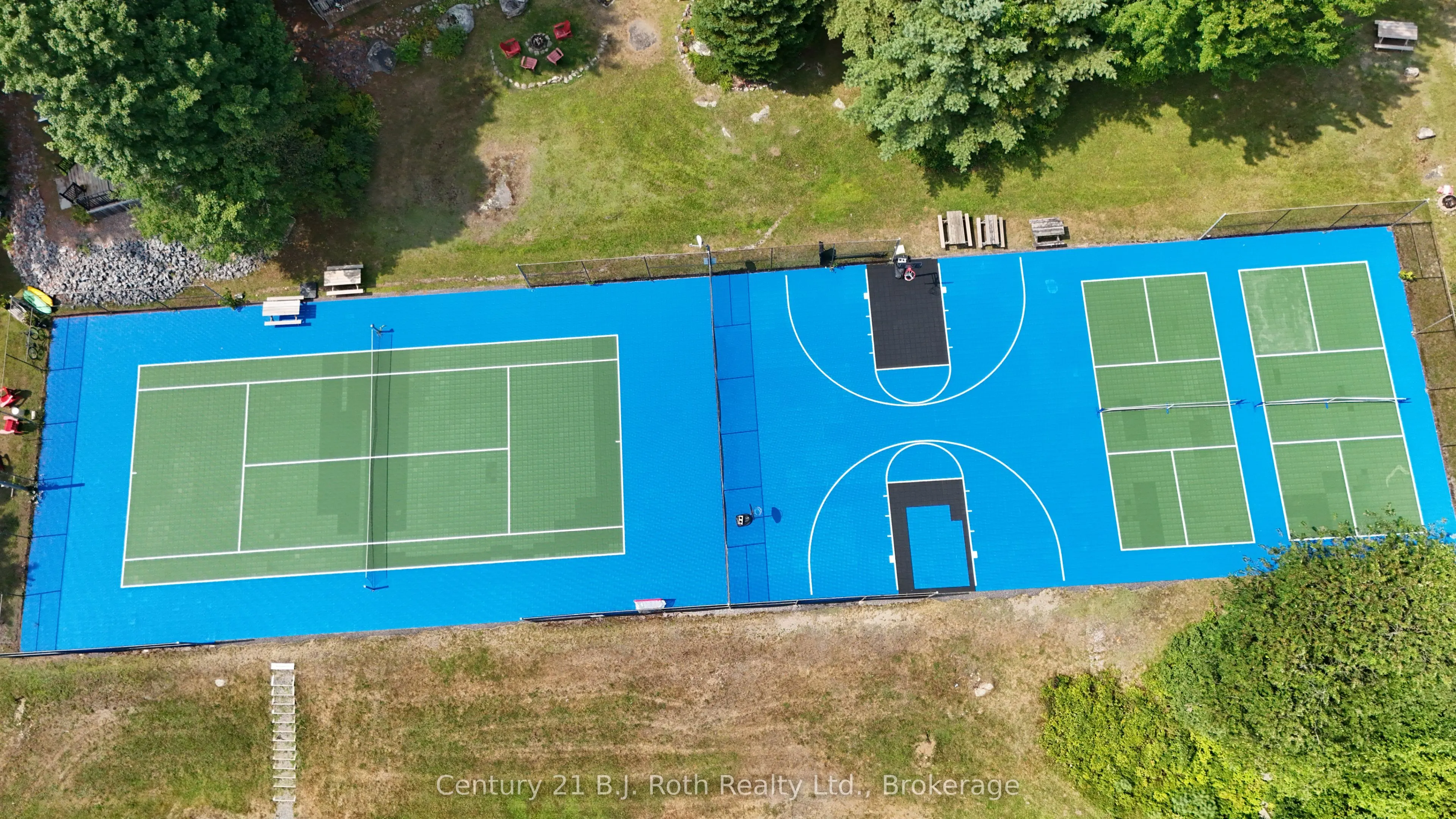 733 Poplar Crescent