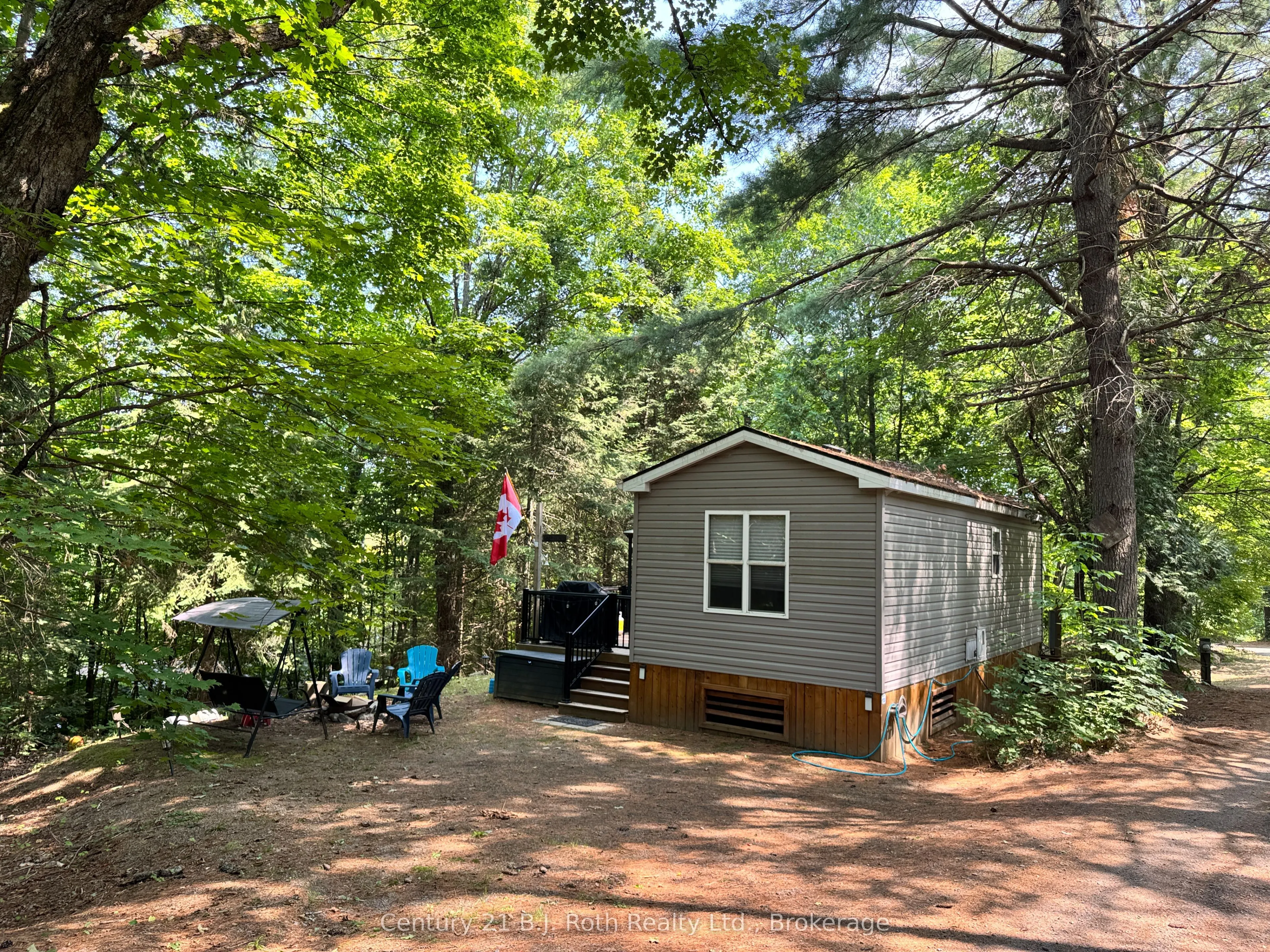 733 Poplar Crescent