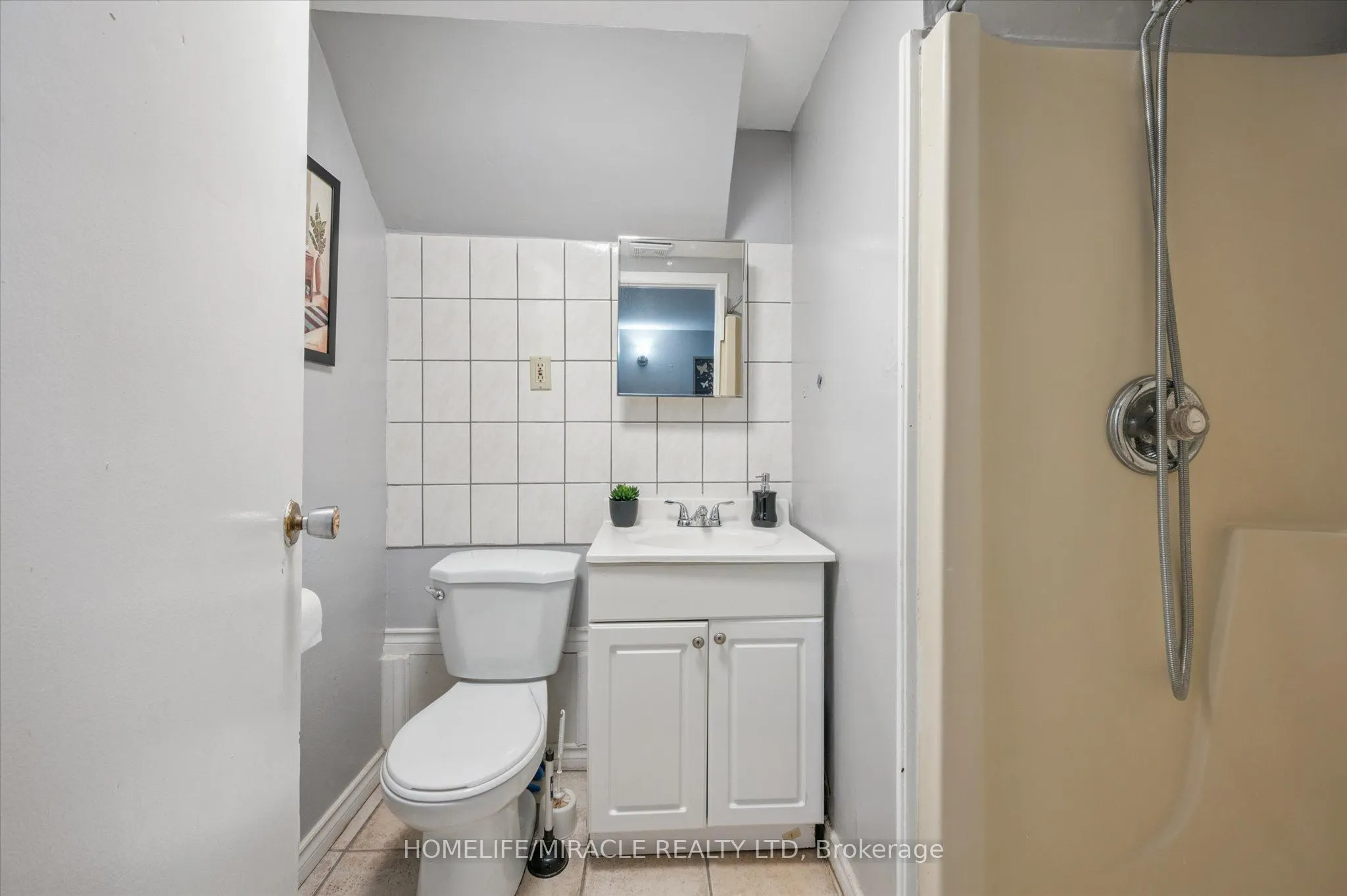 187 A Cedarvale Crescent