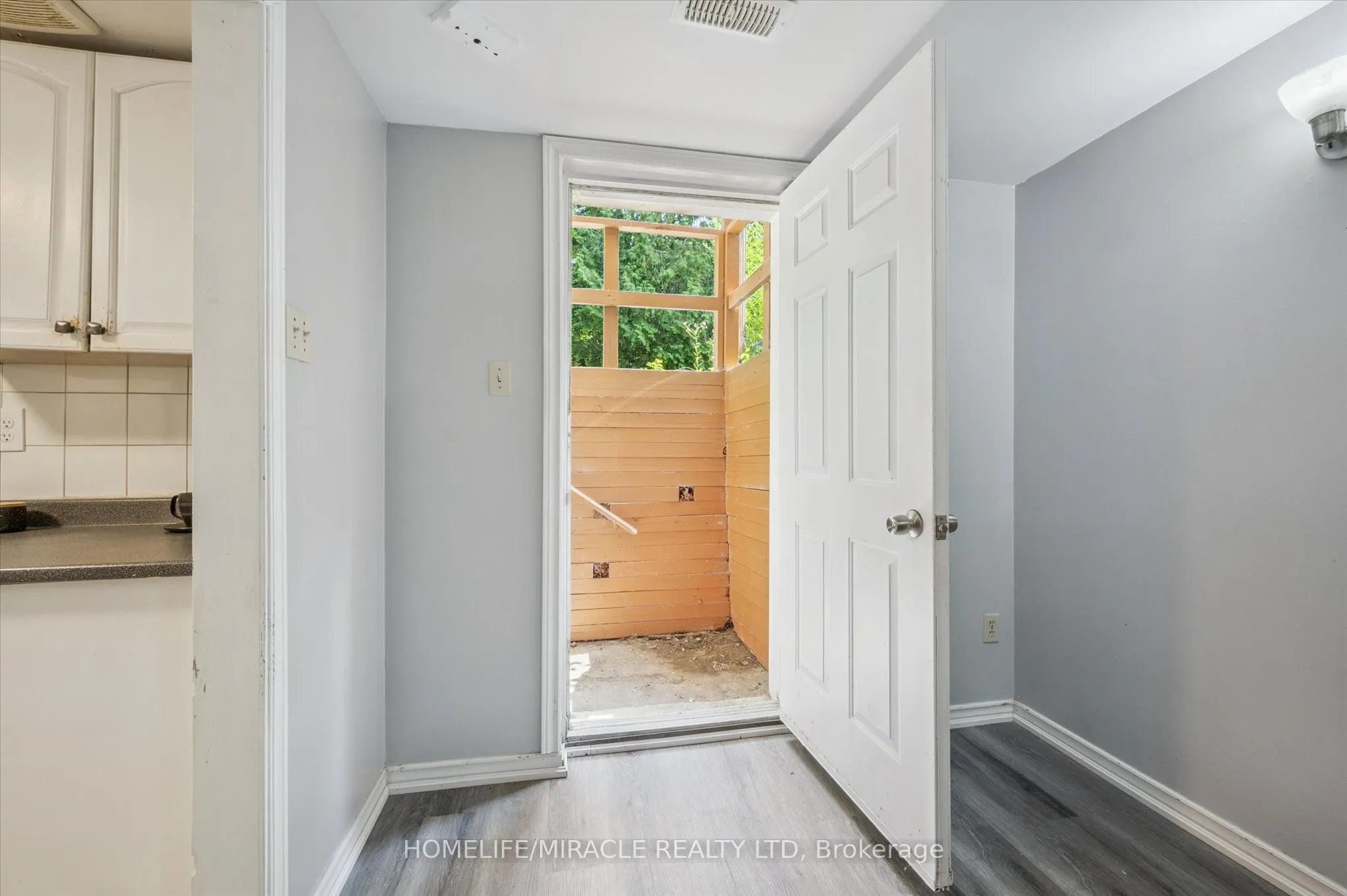187 A Cedarvale Crescent