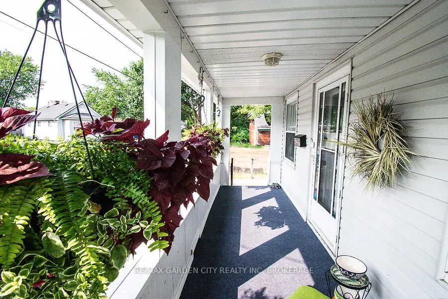25 Garnet Street