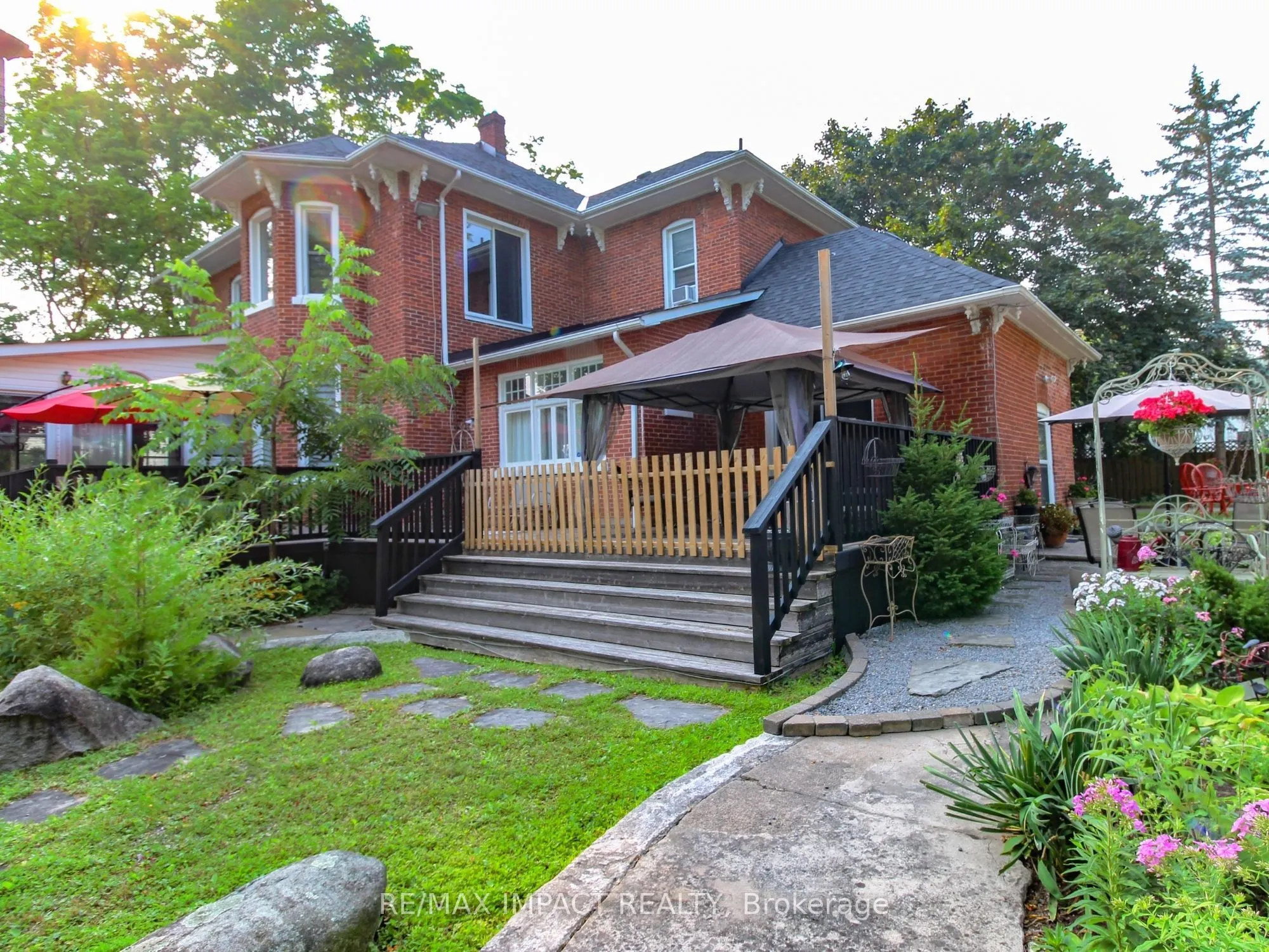 33 Division Street
