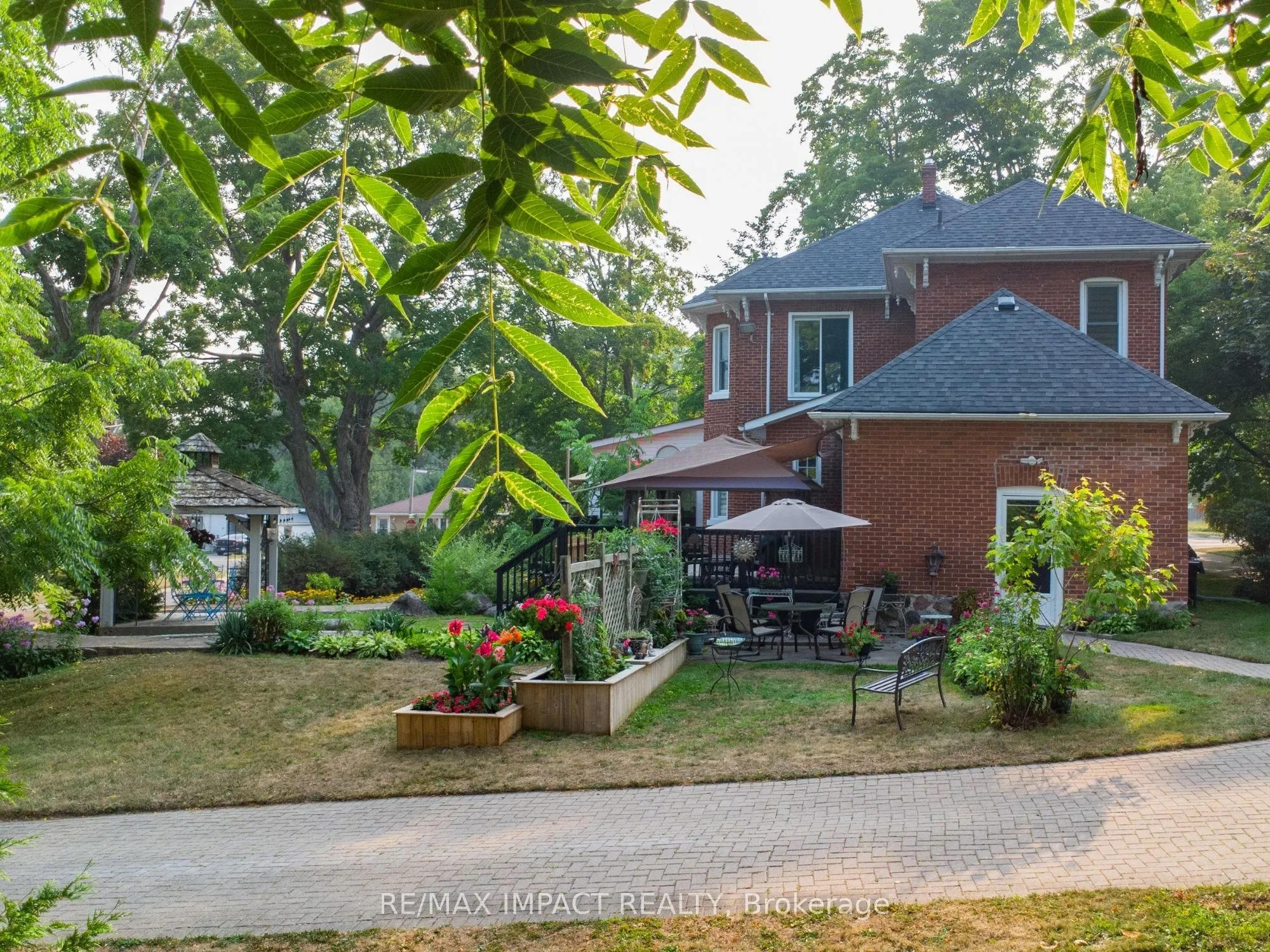 33 Division Street