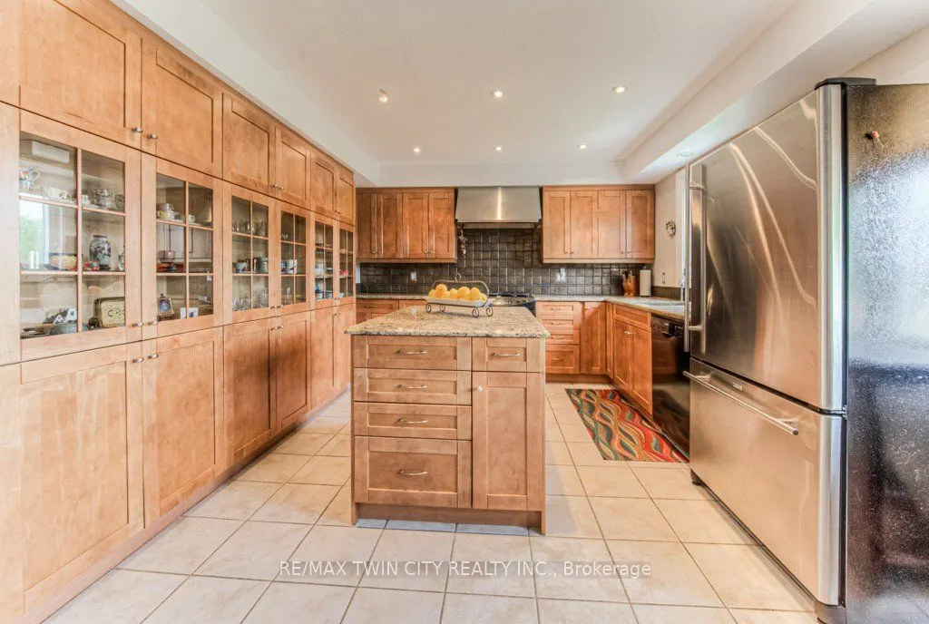 482 Appledale Crescent