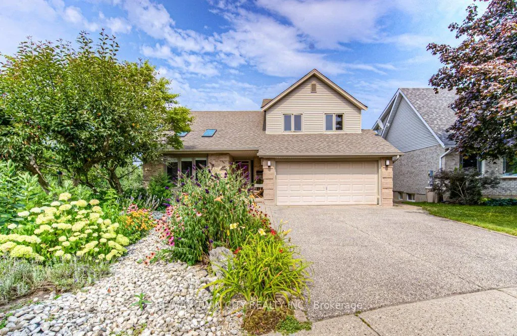 482 Appledale Crescent