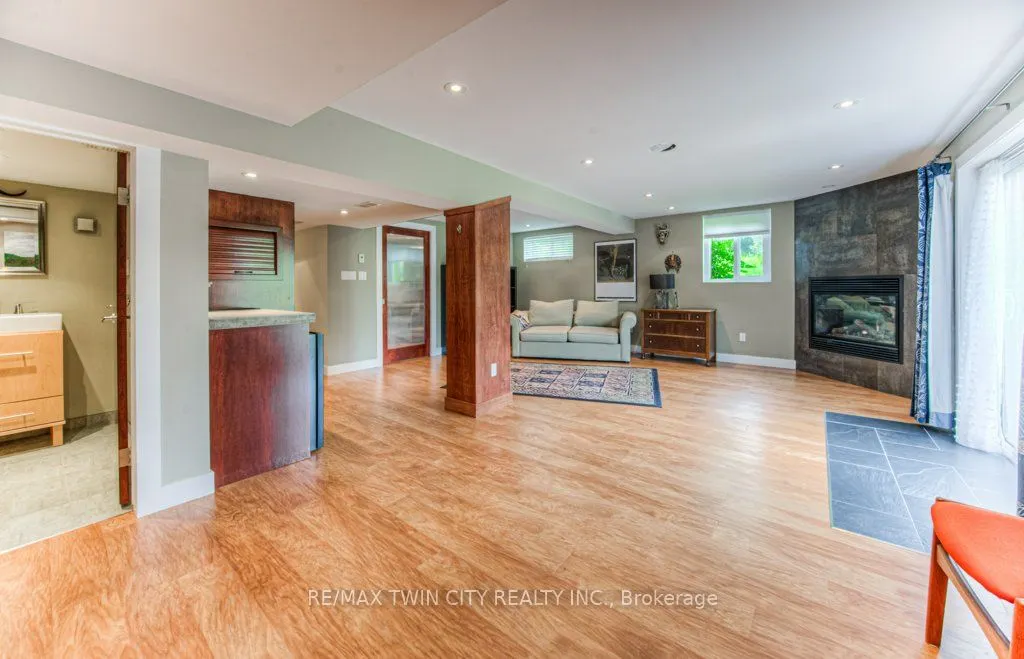 482 Appledale Crescent
