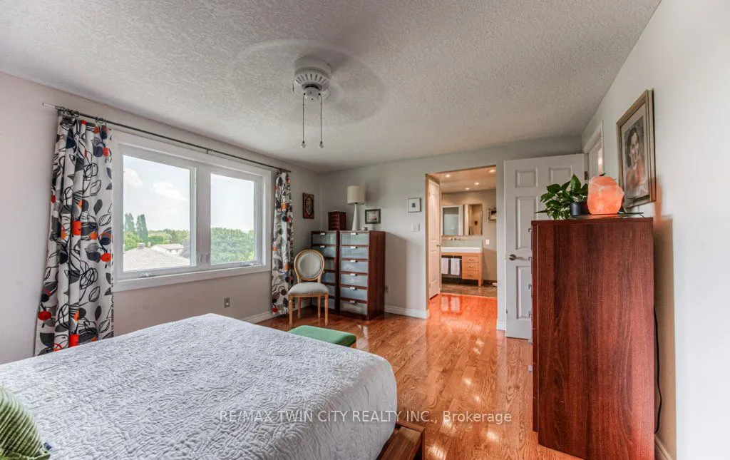 482 Appledale Crescent