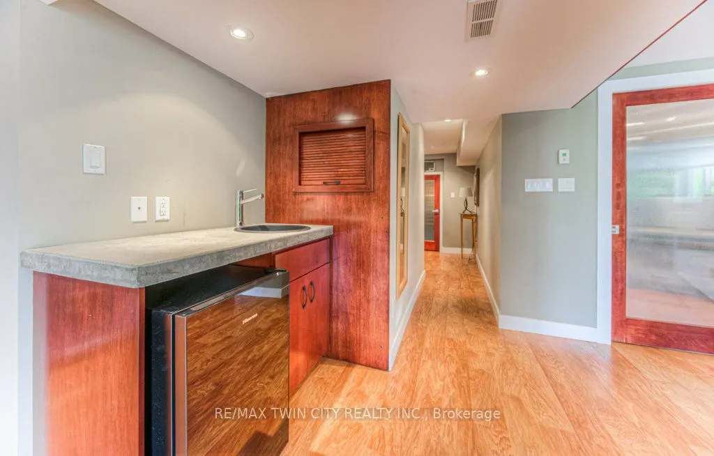 482 Appledale Crescent