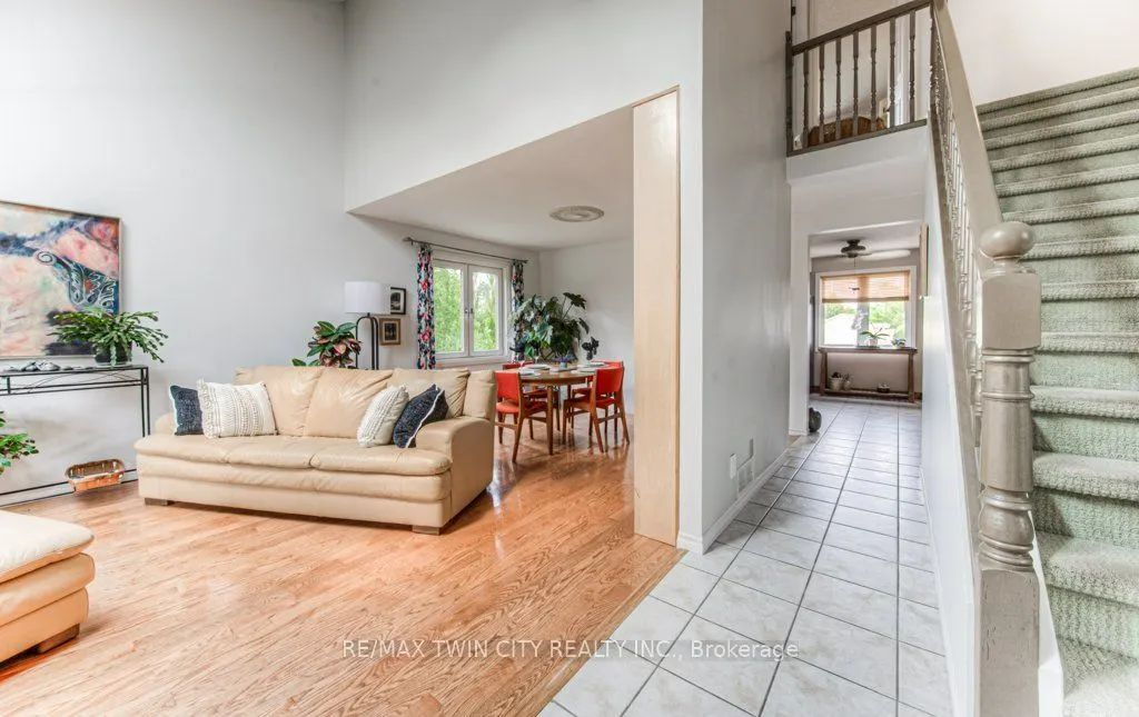 482 Appledale Crescent
