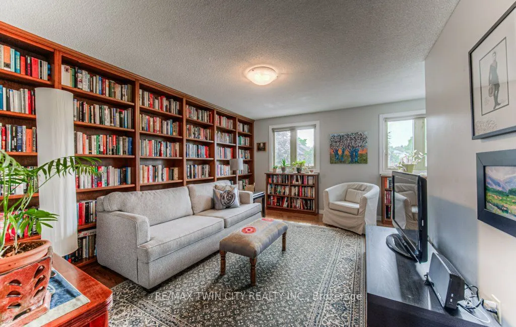 482 Appledale Crescent