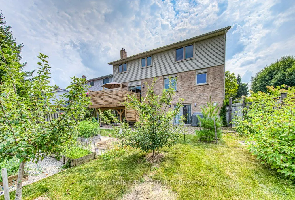 482 Appledale Crescent