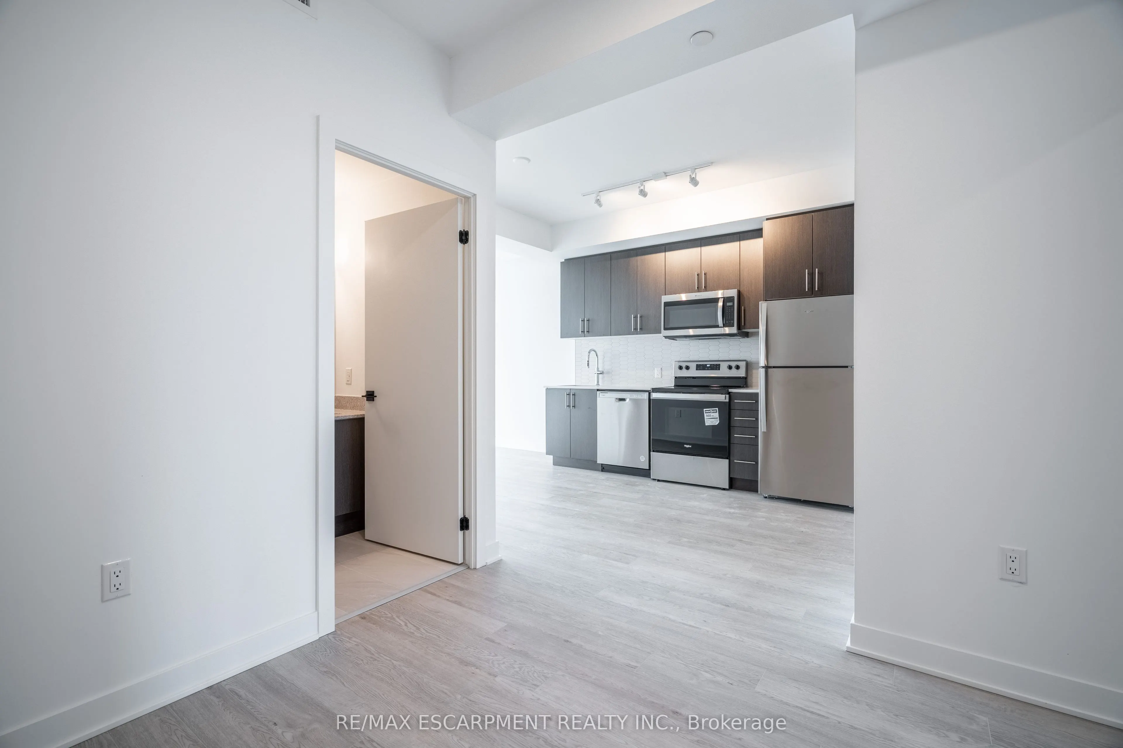 2782 Barton Street, #1002
