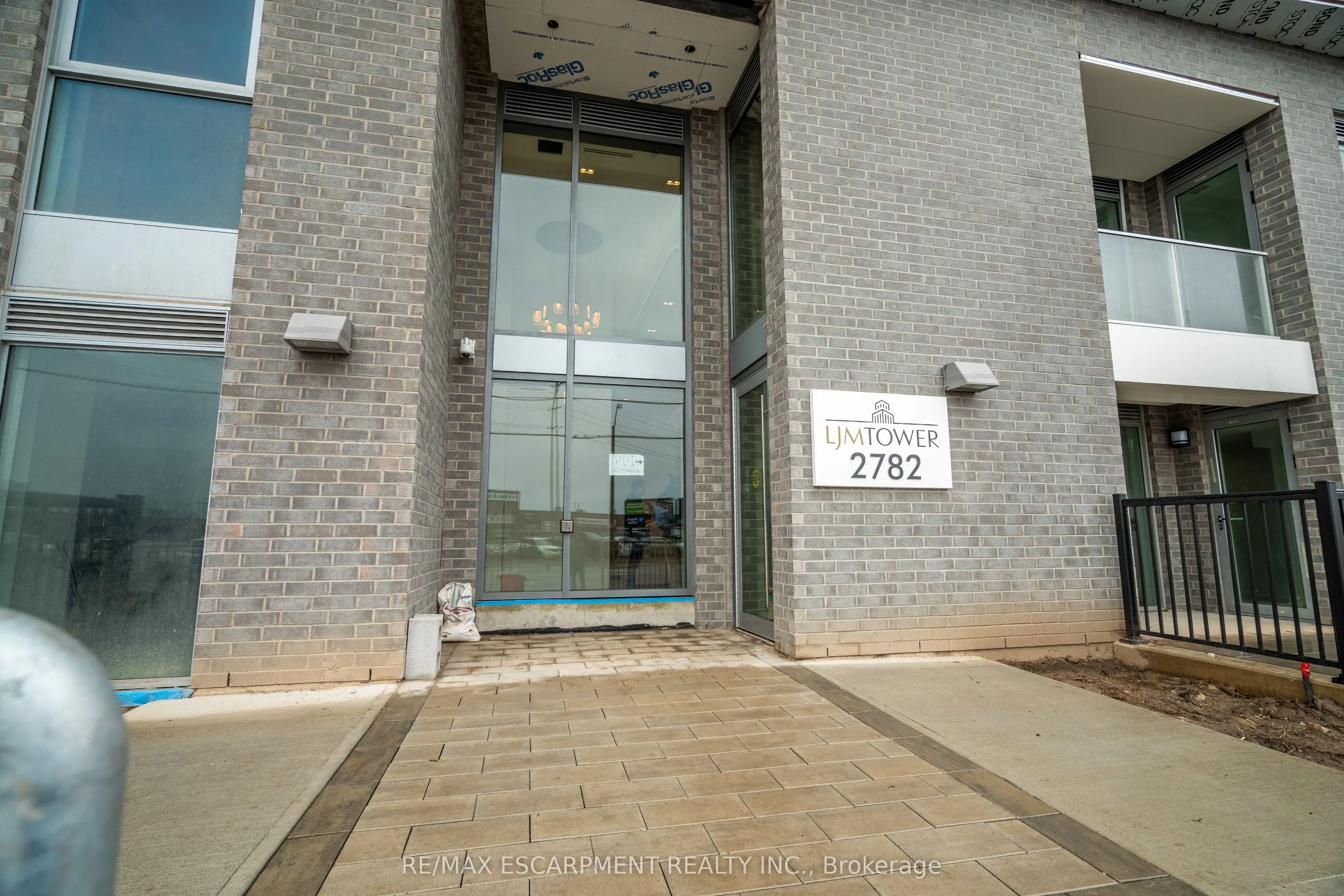 2782 Barton Street, #1002