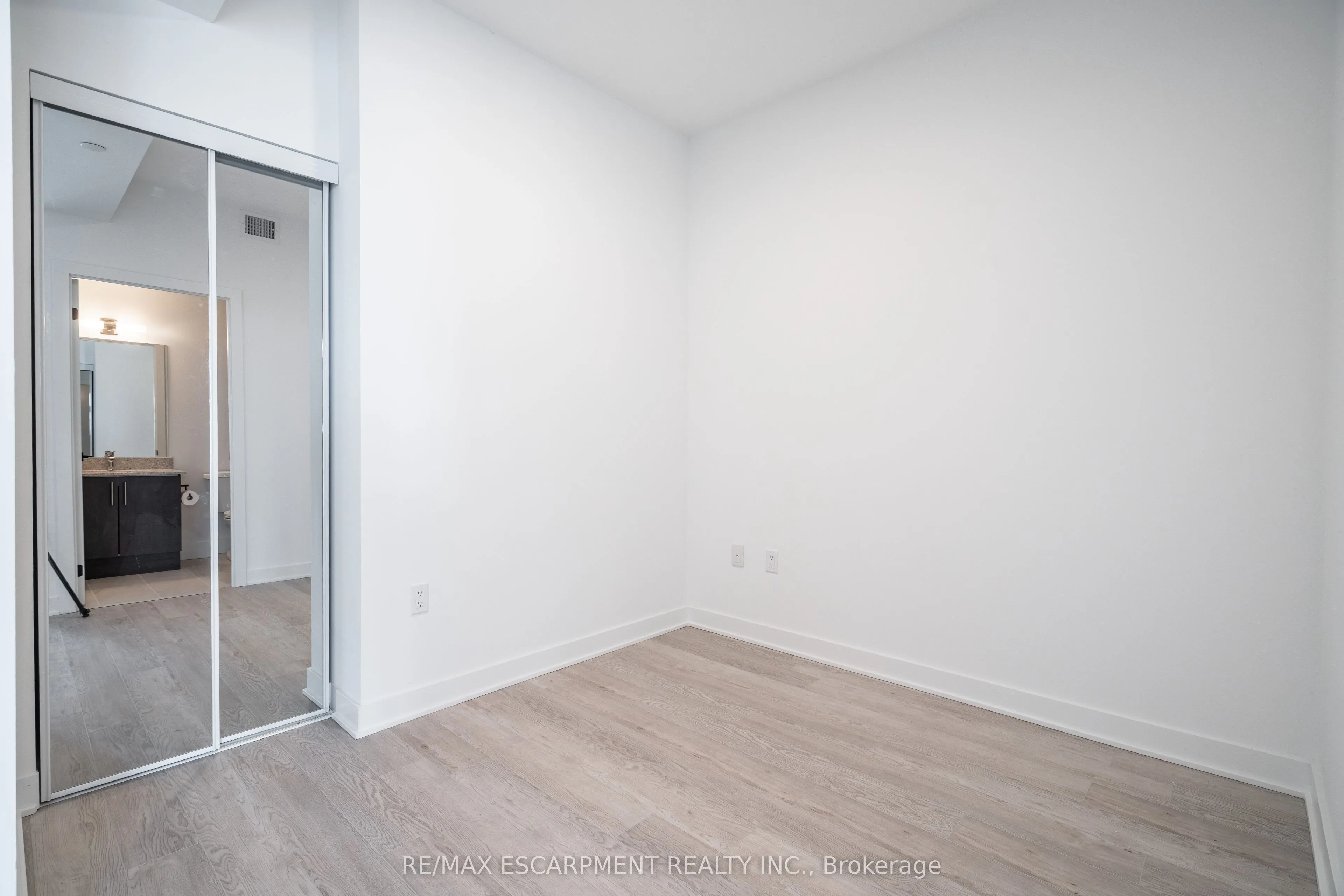 2782 Barton Street, #1002