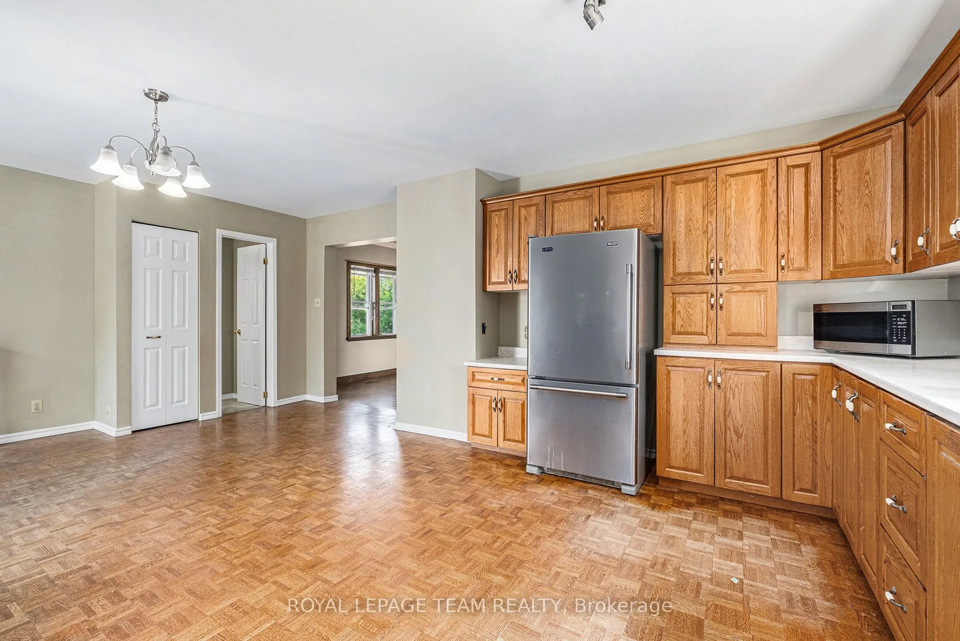 6109 Fourth Line Road W