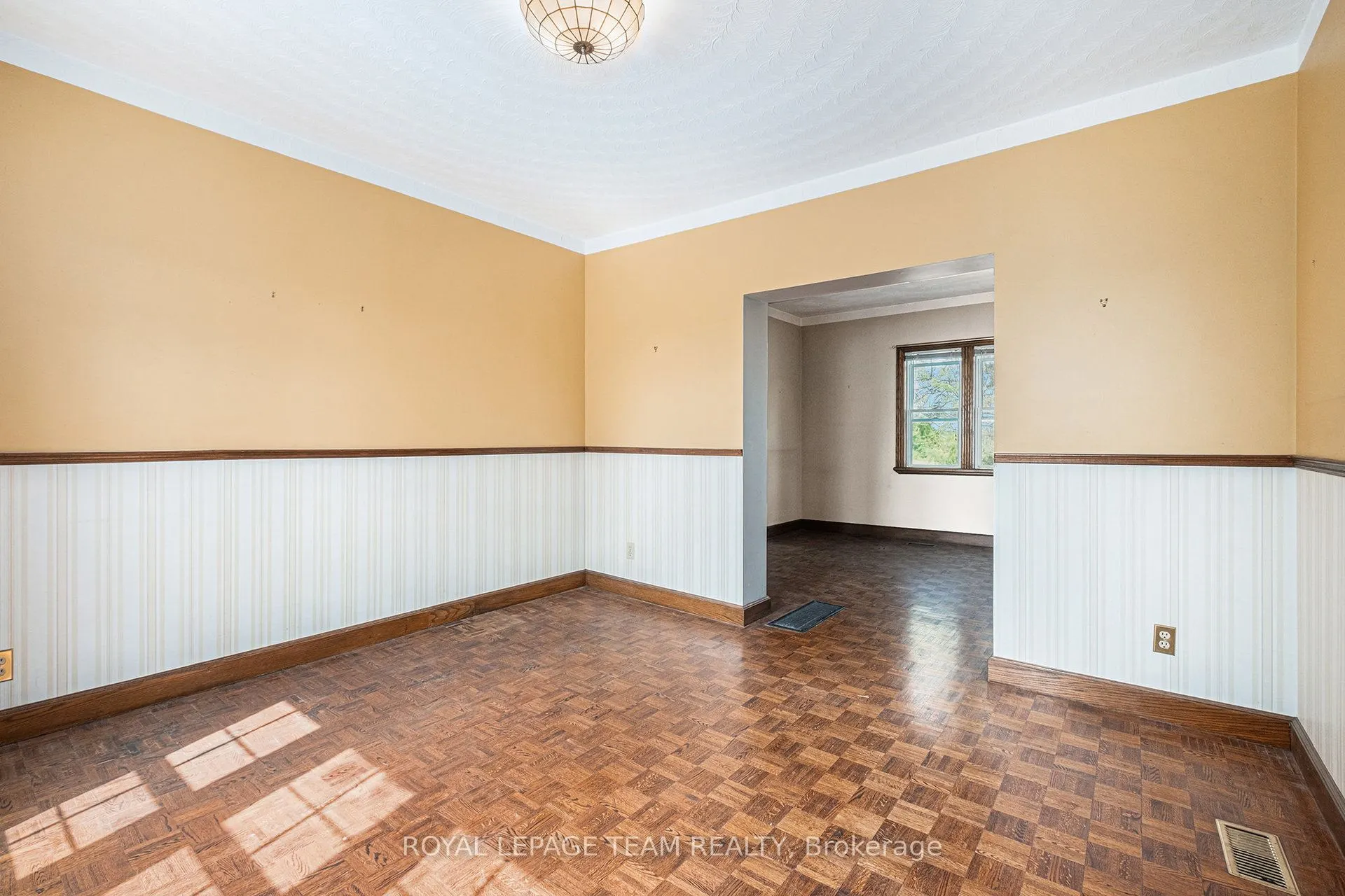 6109 Fourth Line Road W