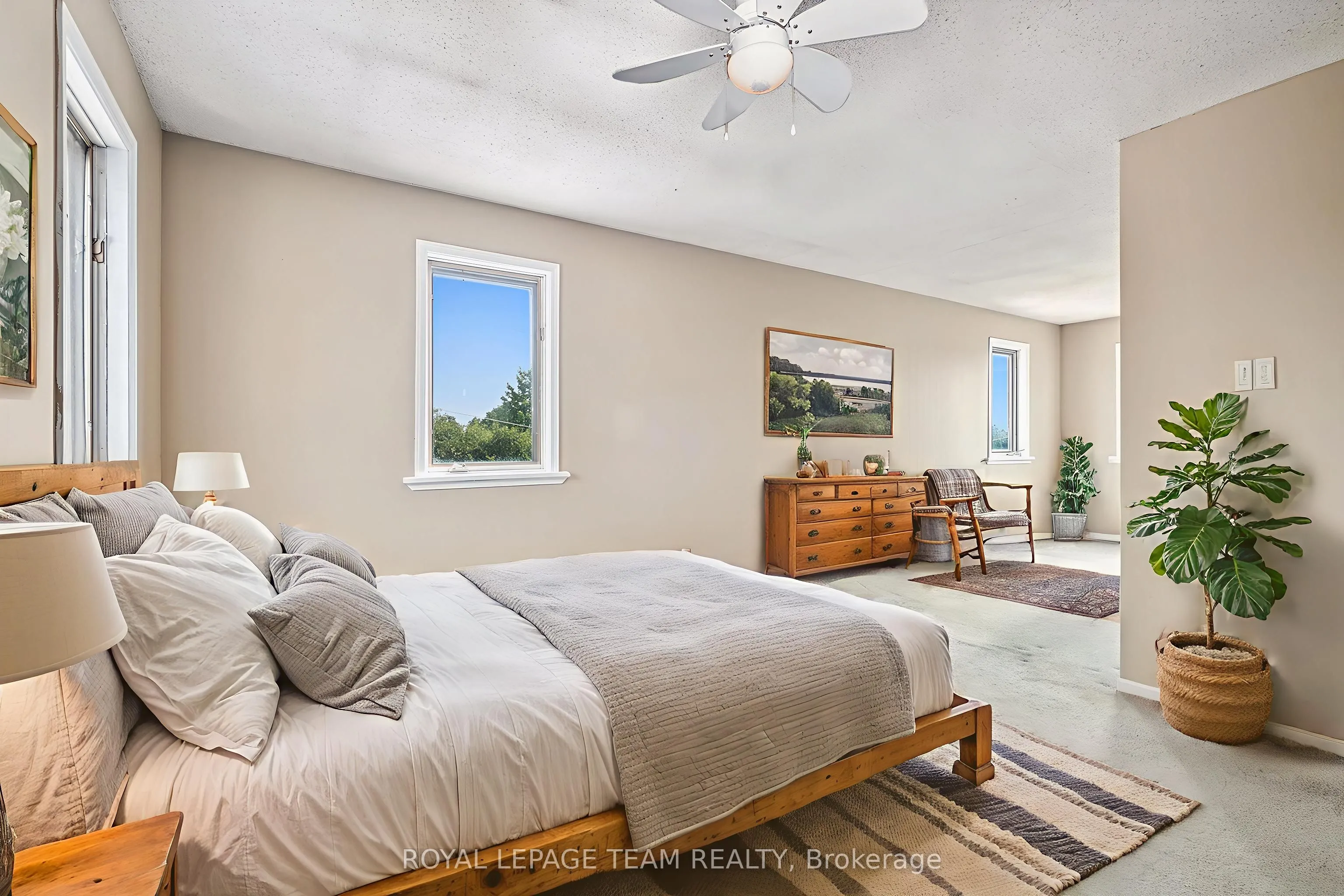 6109 Fourth Line Road W
