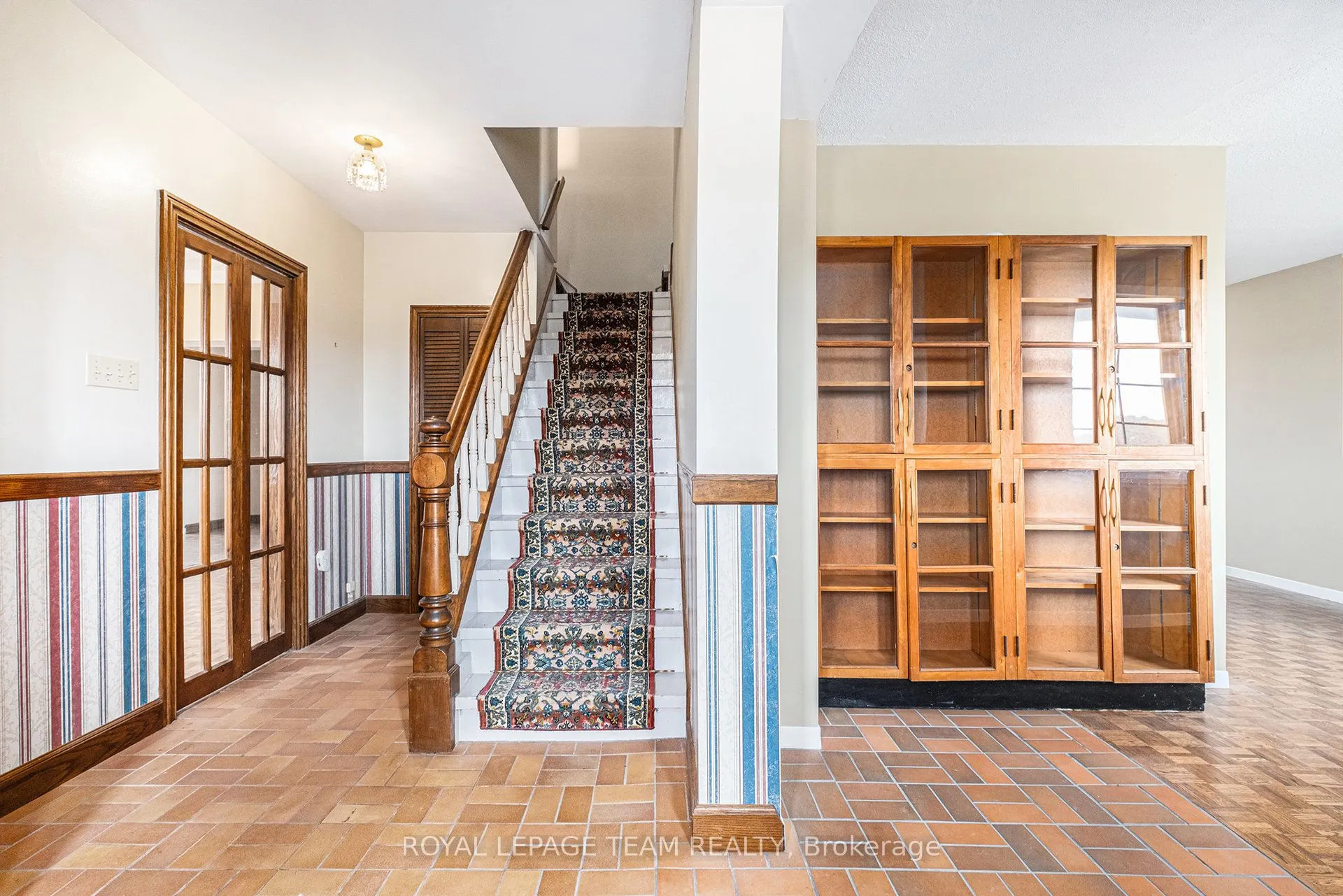 6109 Fourth Line Road W