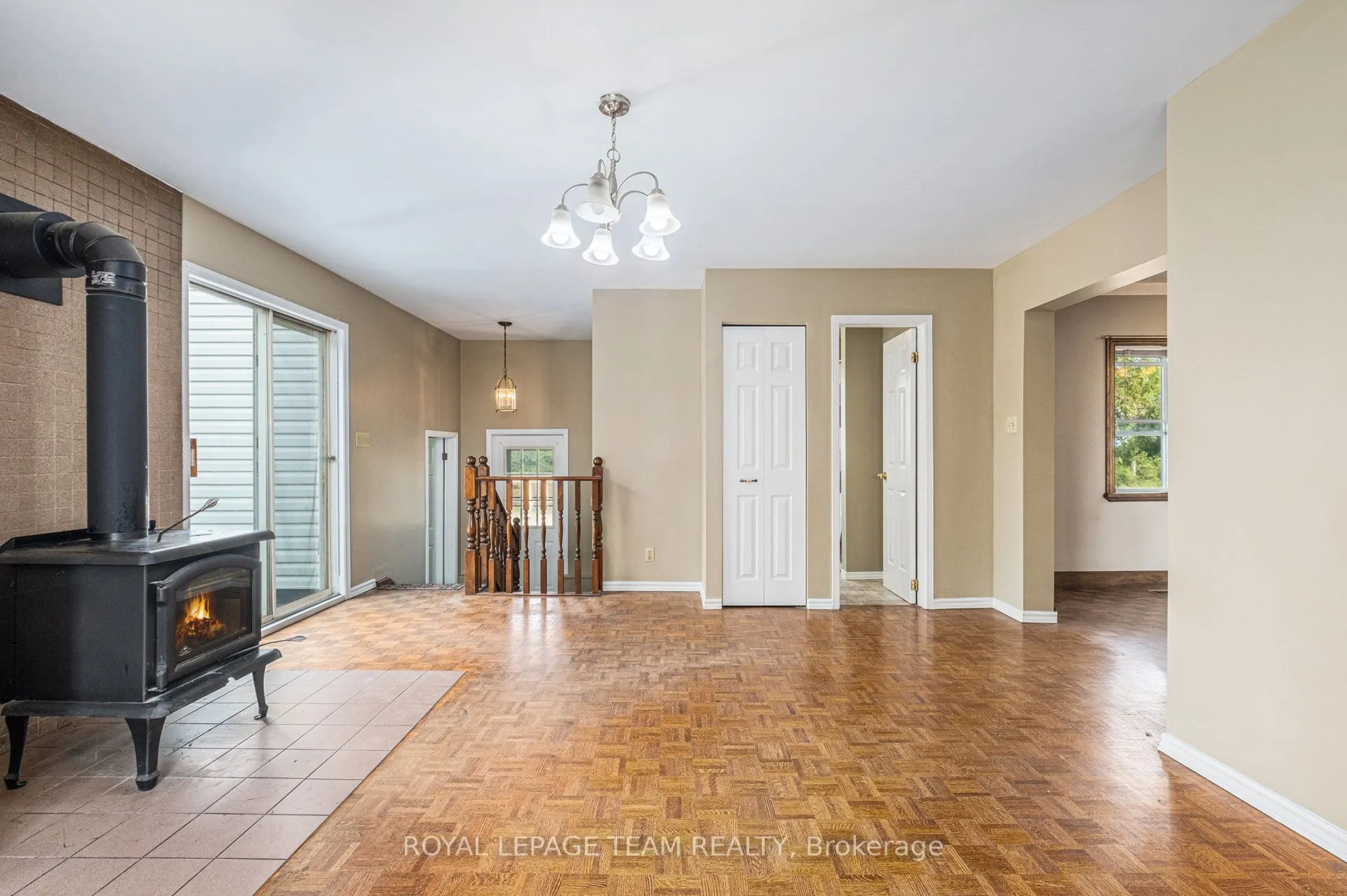 6109 Fourth Line Road W